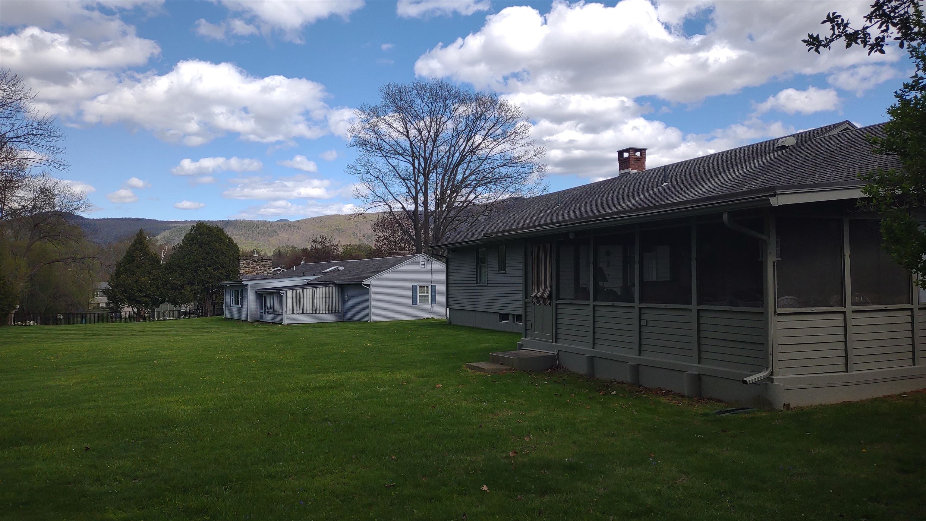 11 Emeritus Street Property Photo 2
