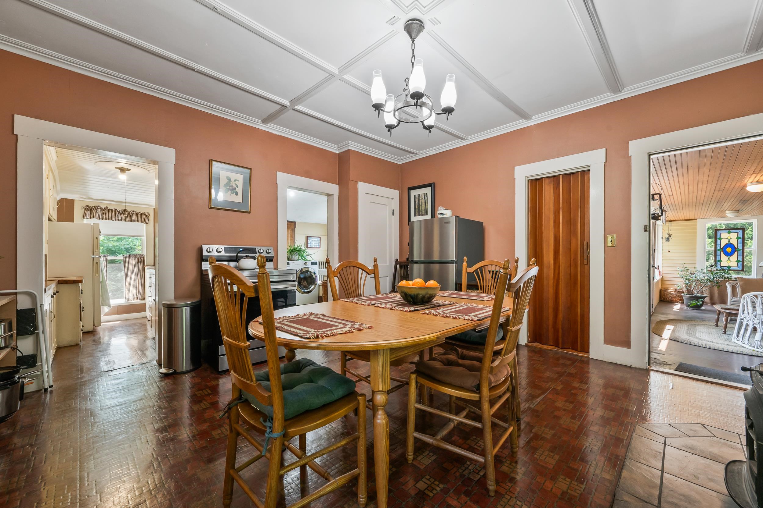 182 Cottage Street Property Photo 5