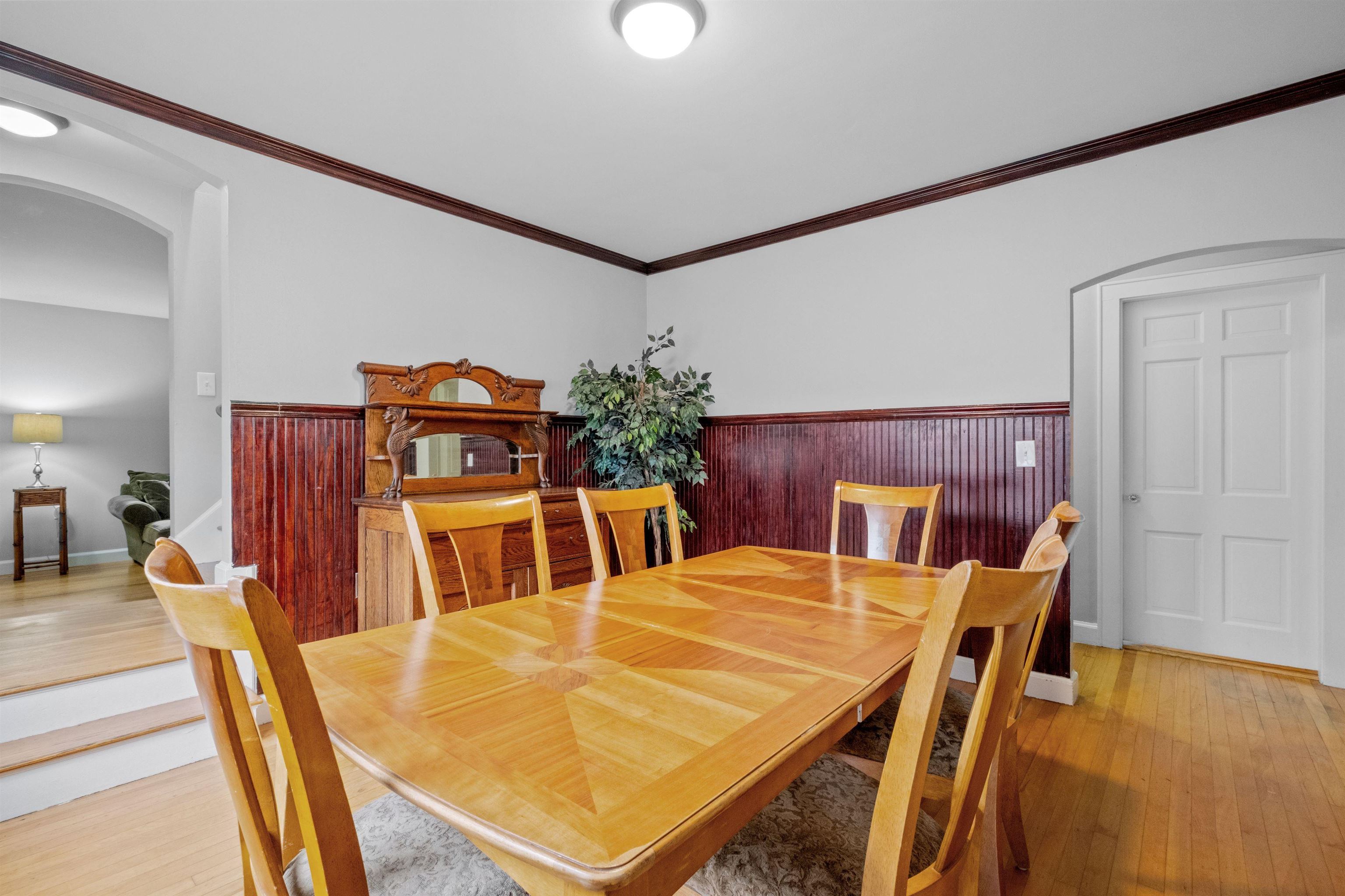 989 Union Street Property Photo 27
