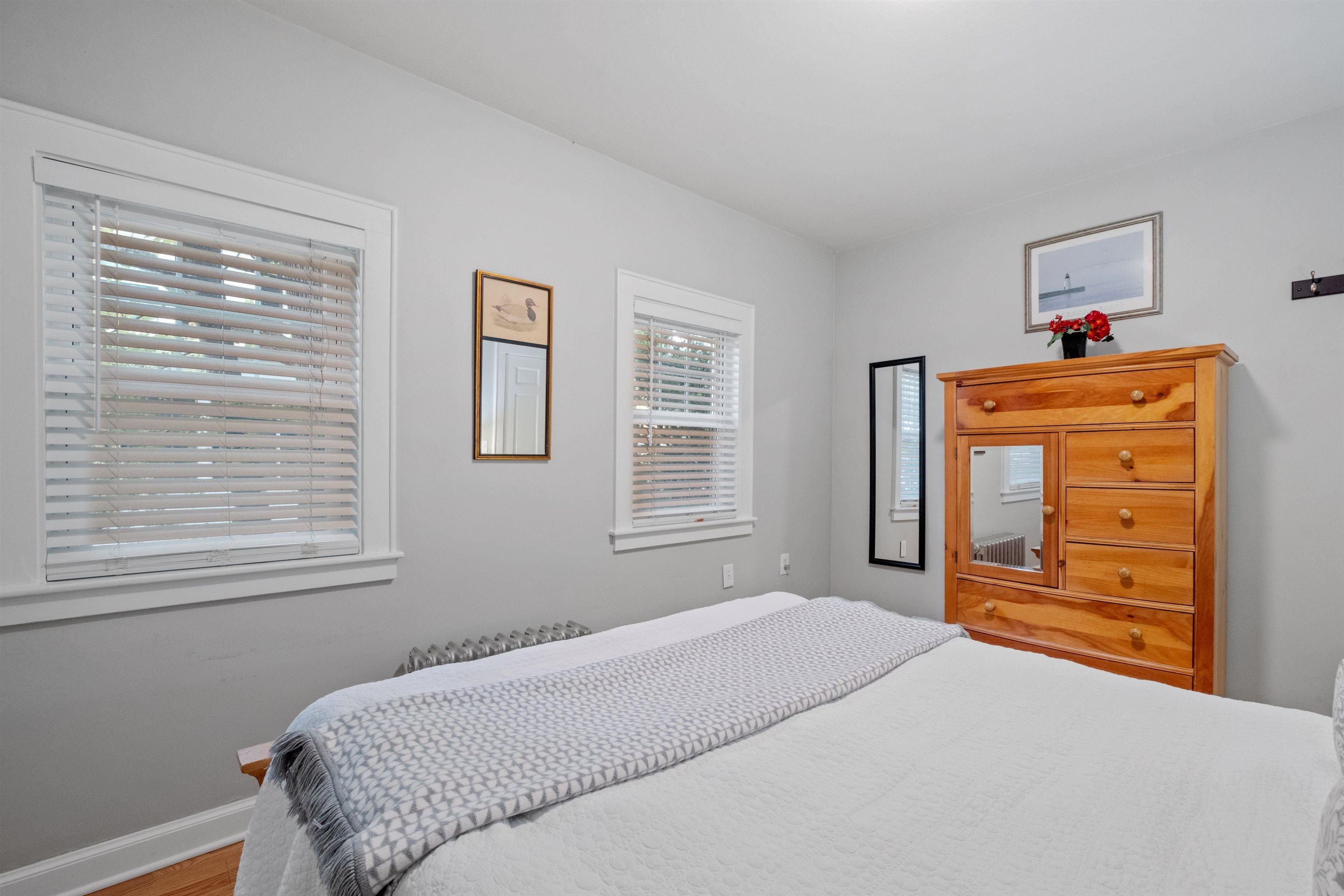 989 Union Street Property Photo 32