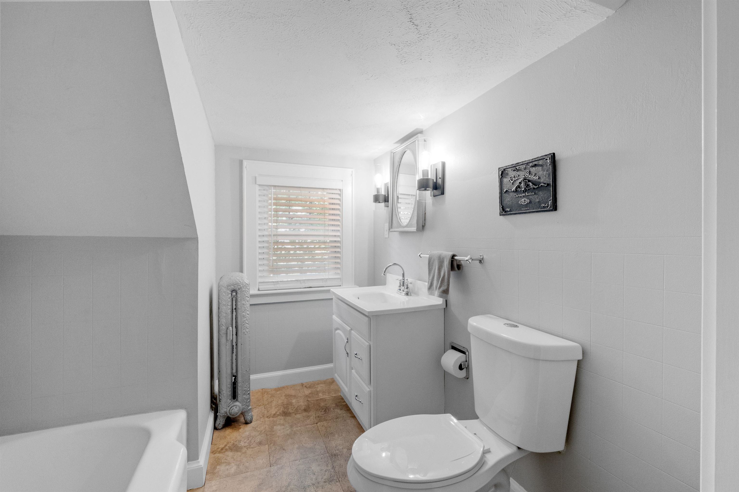 989 Union Street Property Photo 40