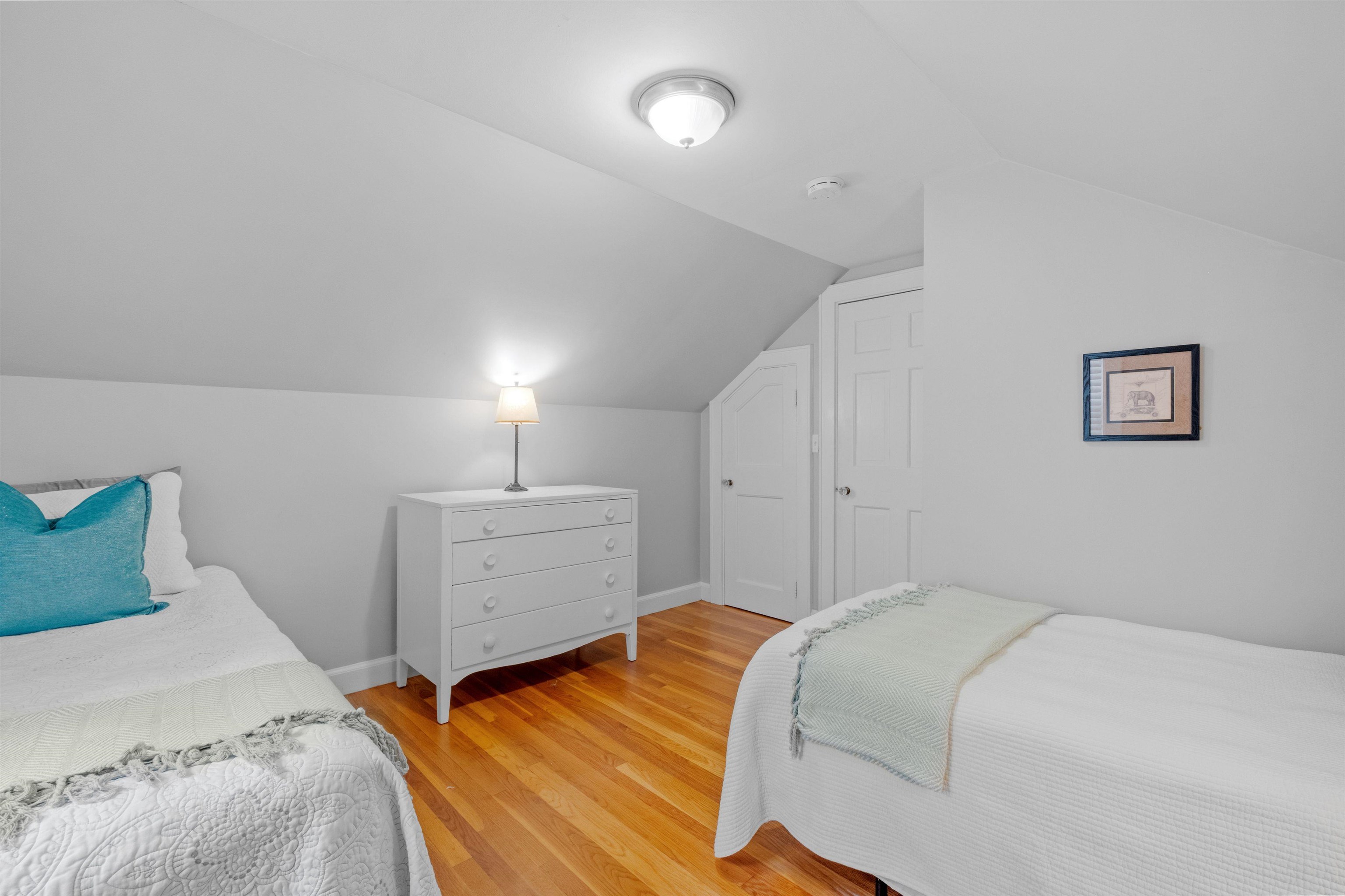 989 Union Street Property Photo 44