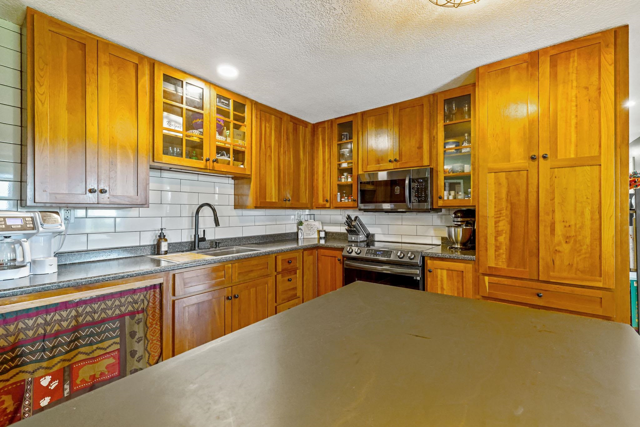 338 Perrault Drive Property Photo 13