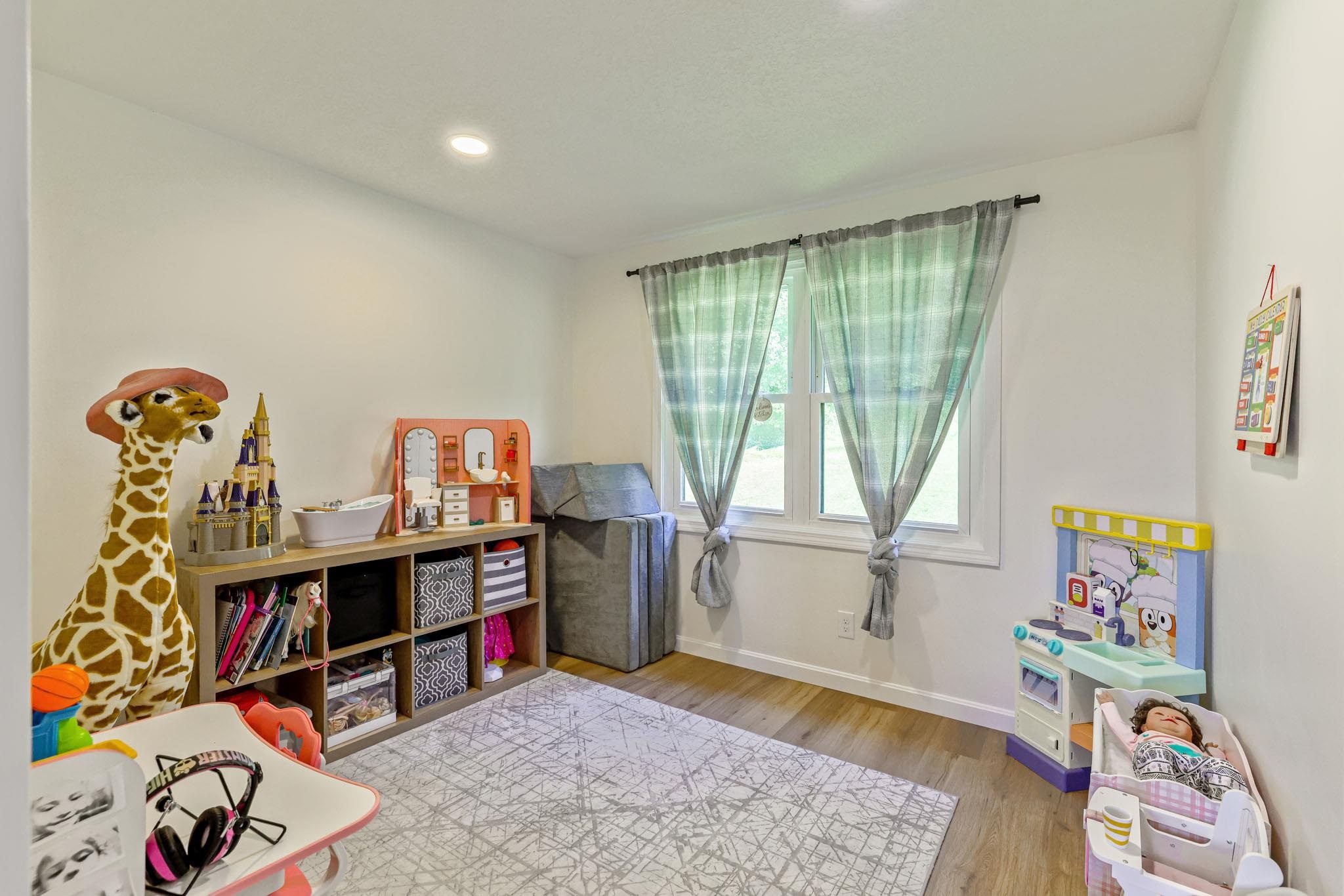 338 Perrault Drive Property Photo 18