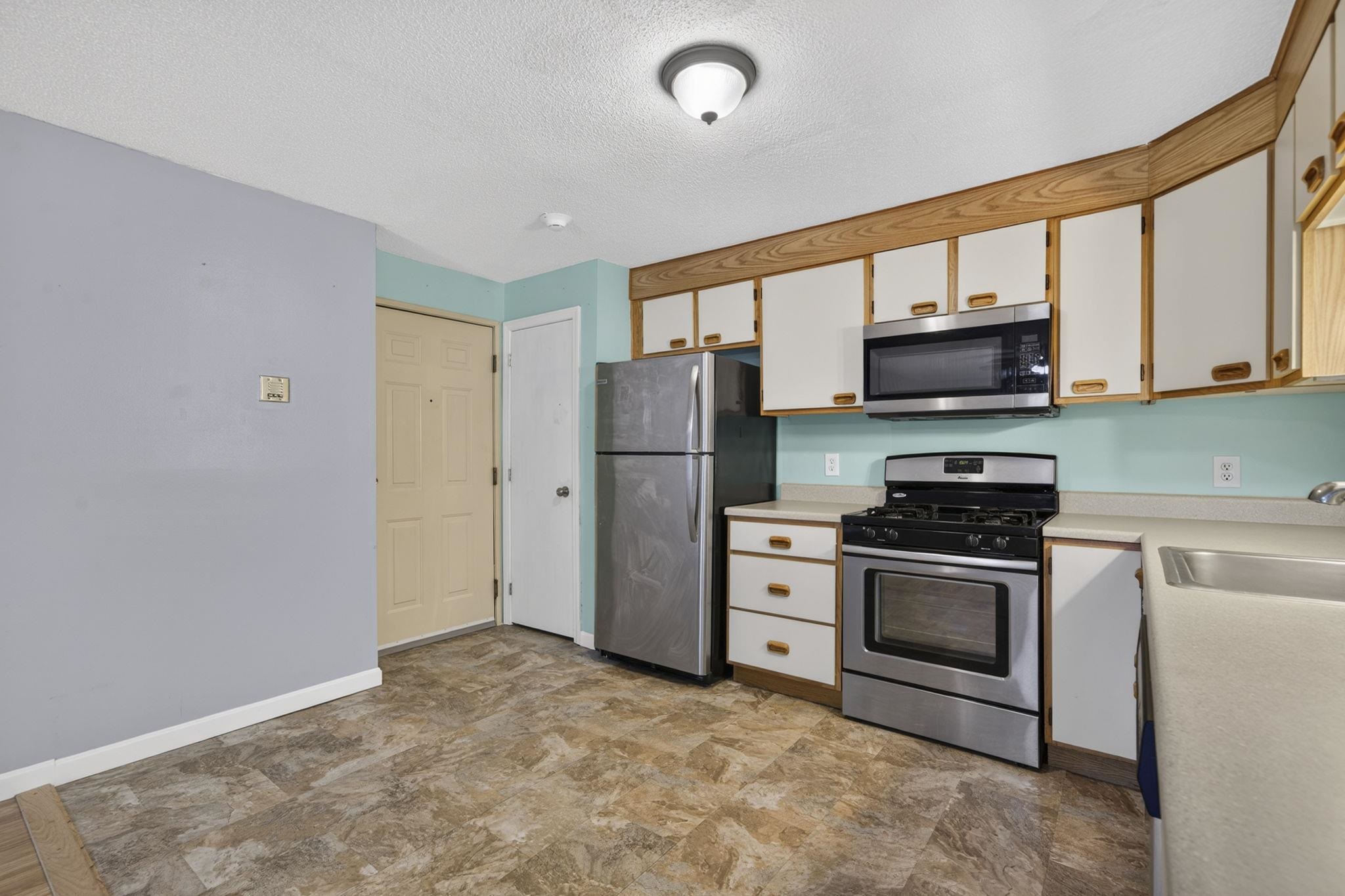 5 Knights Bridge Drive Property Photo 12