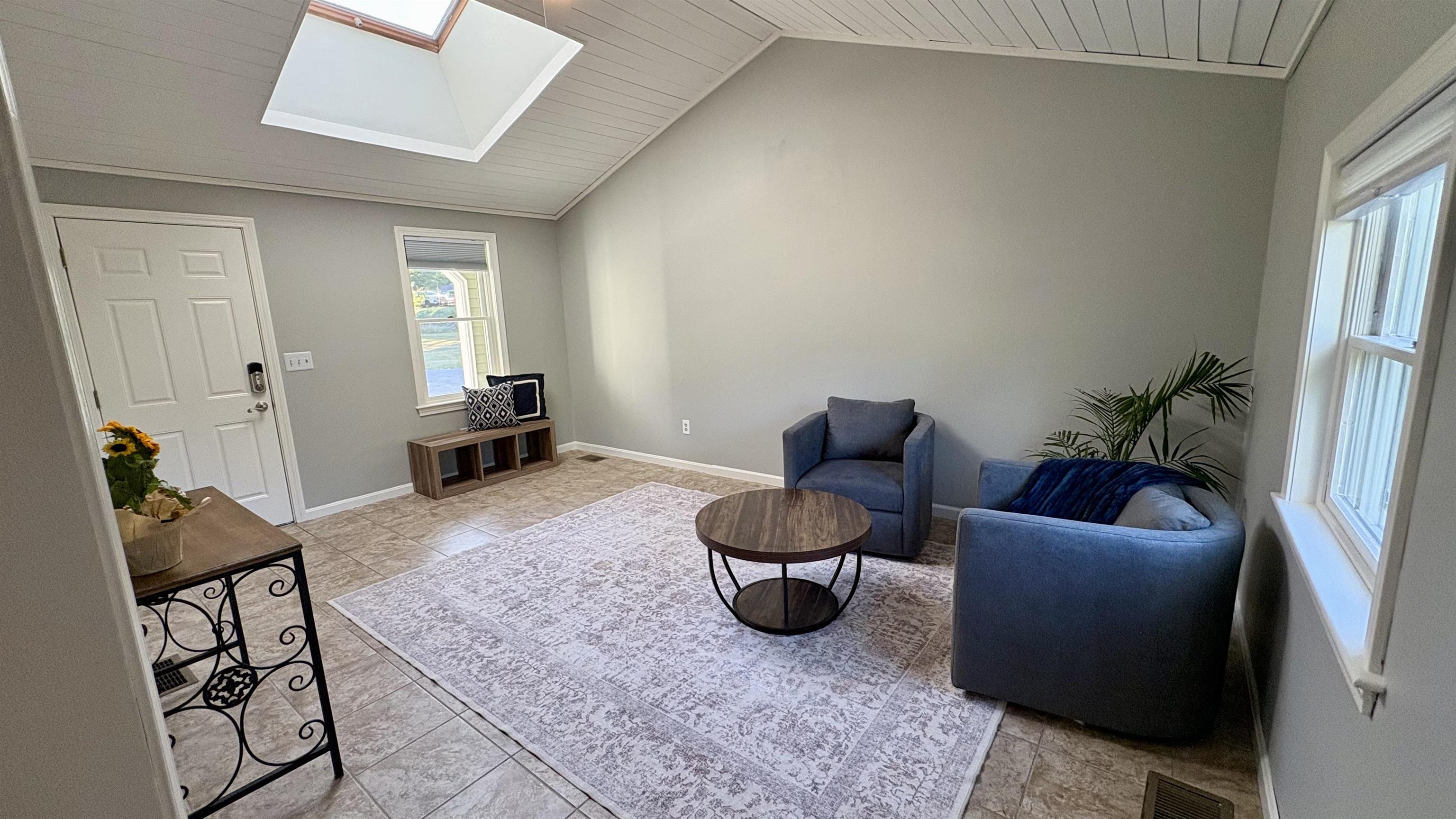131 1/2 Littleworth Road Property Photo 4