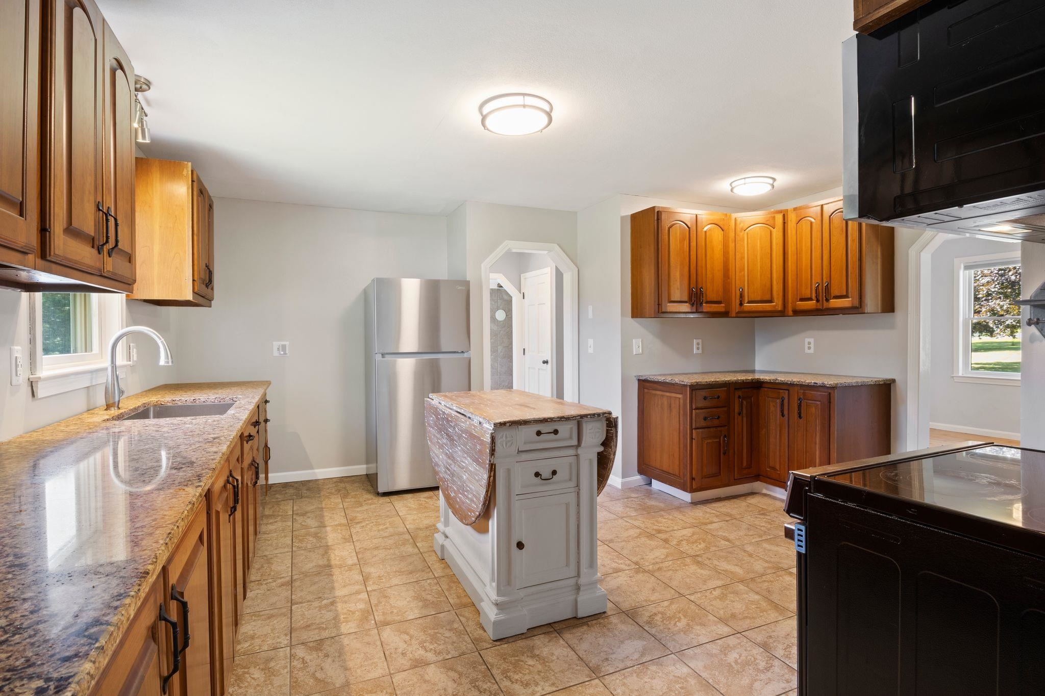 131 1/2 Littleworth Road Property Photo 7