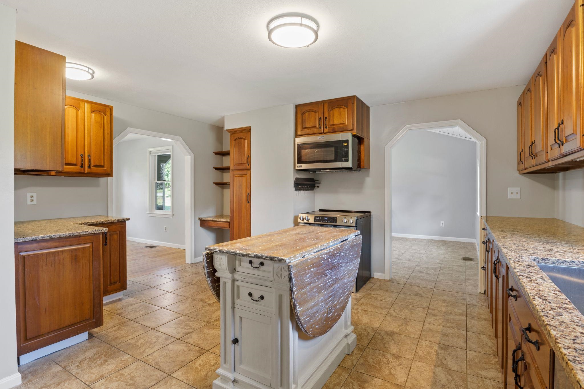 131 1/2 Littleworth Road Property Photo 9