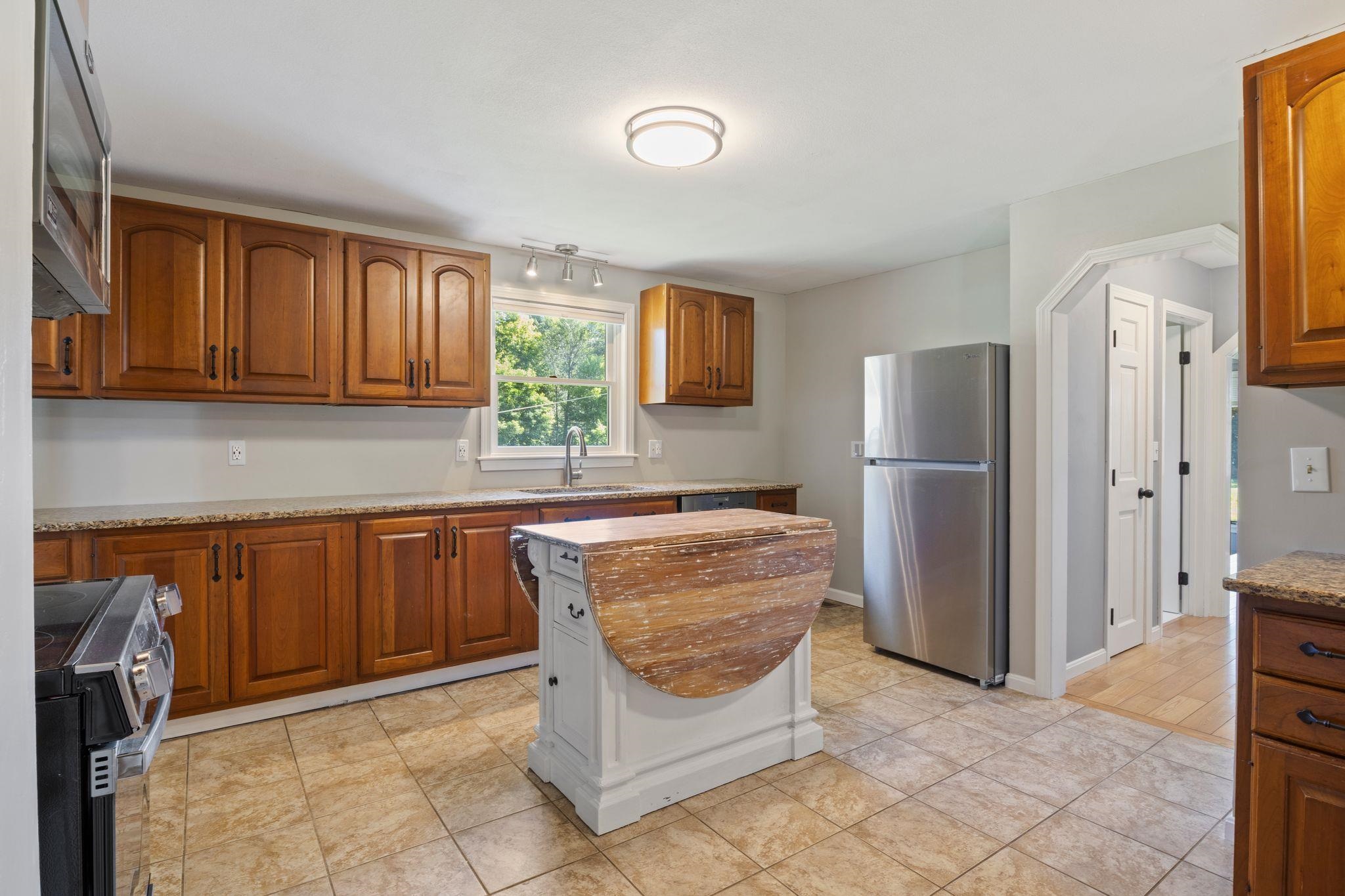 131 1/2 Littleworth Road Property Photo 11