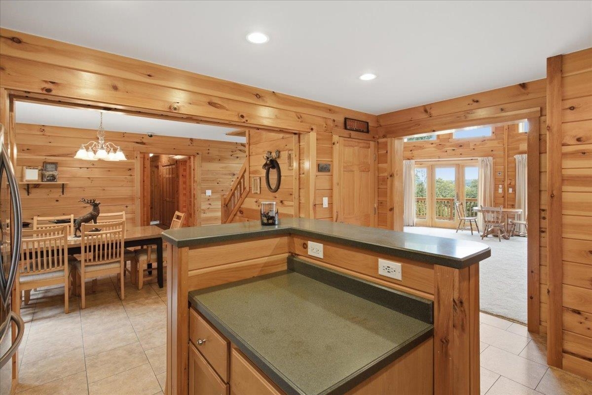 2148 Abbott Road Property Photo 17
