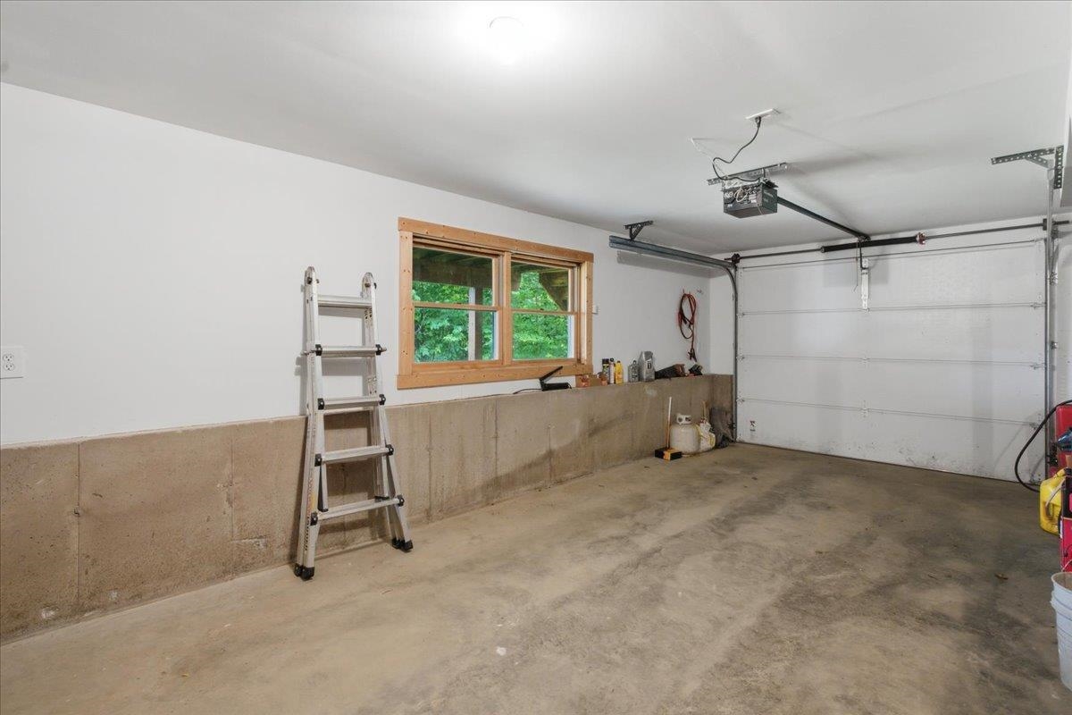 2148 Abbott Road Property Photo 32