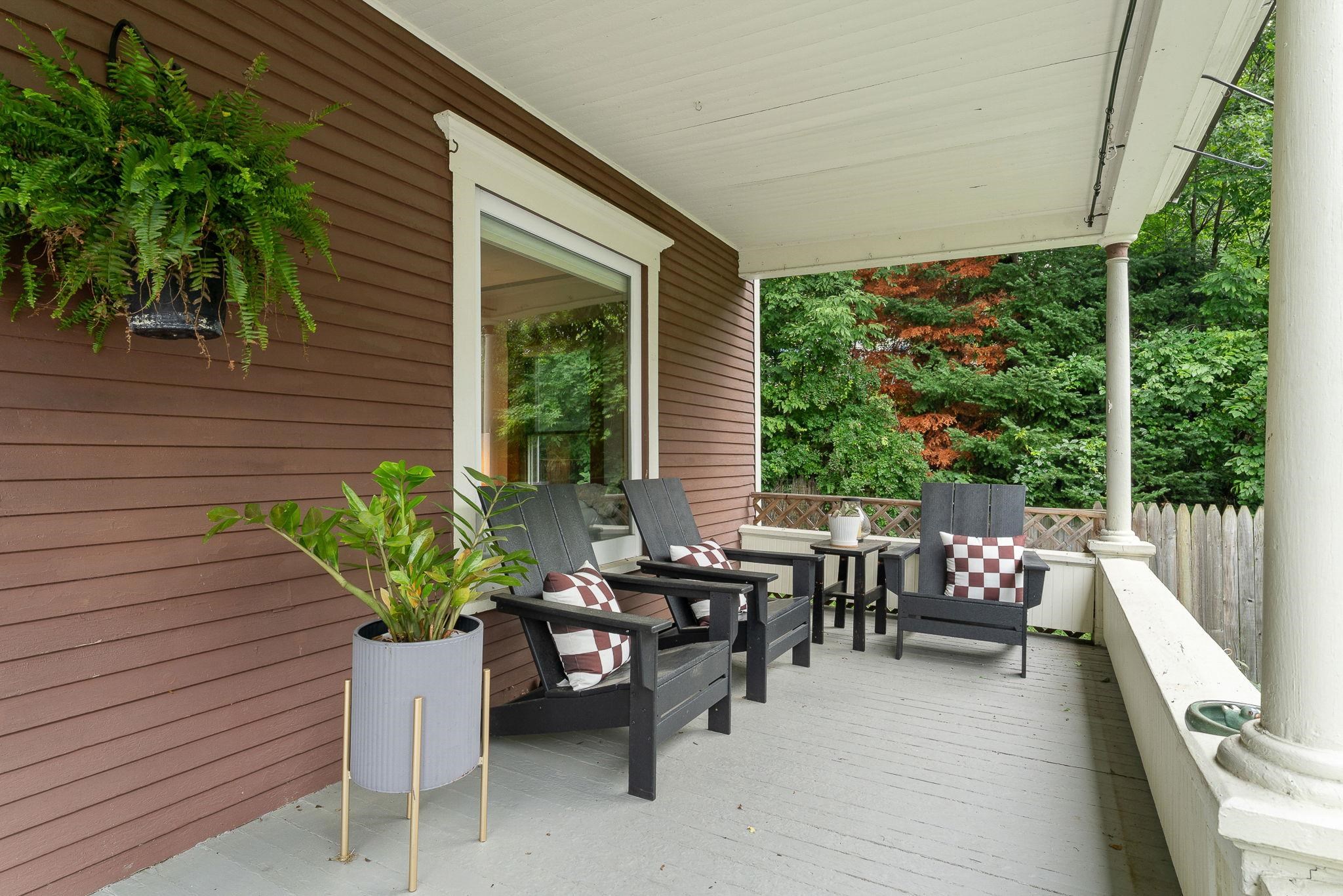 208 Elm Street Property Photo 3