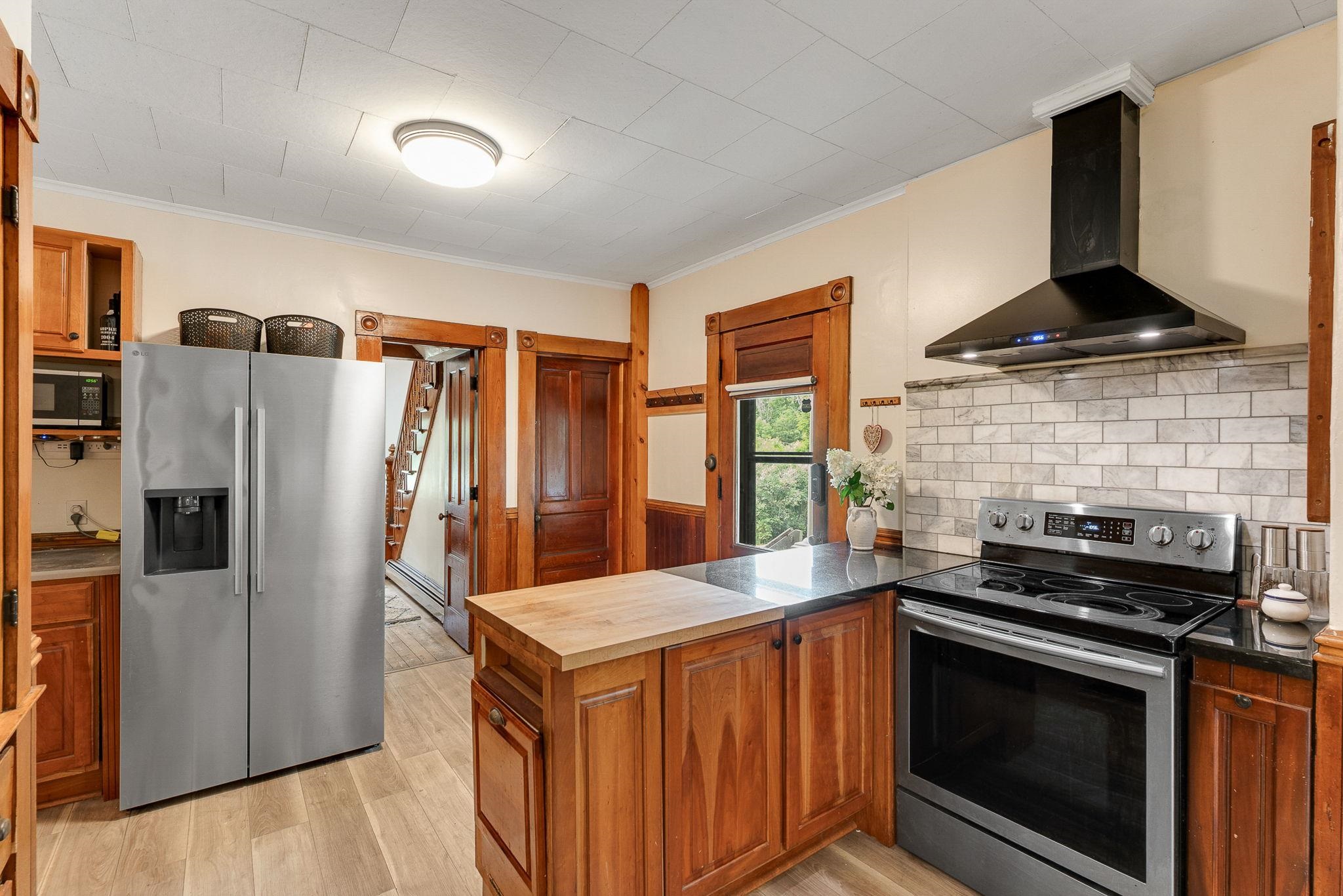 208 Elm Street Property Photo 12