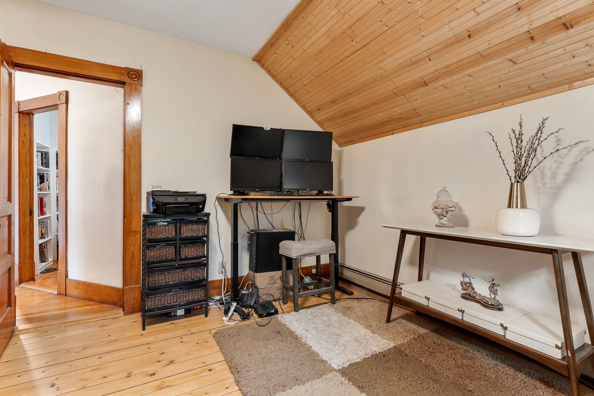 208 Elm Street Property Photo 37