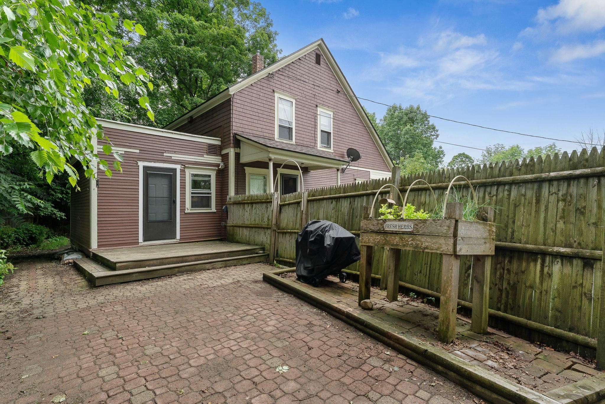 208 Elm Street Property Photo 41