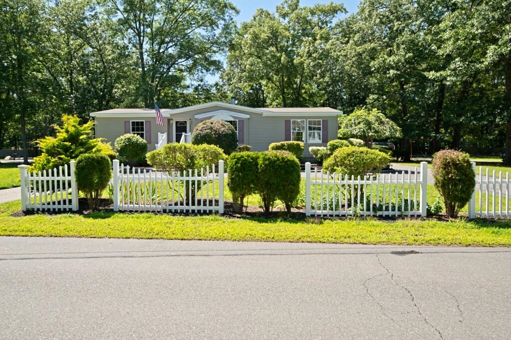 90 Alison Drive Property Photo 1