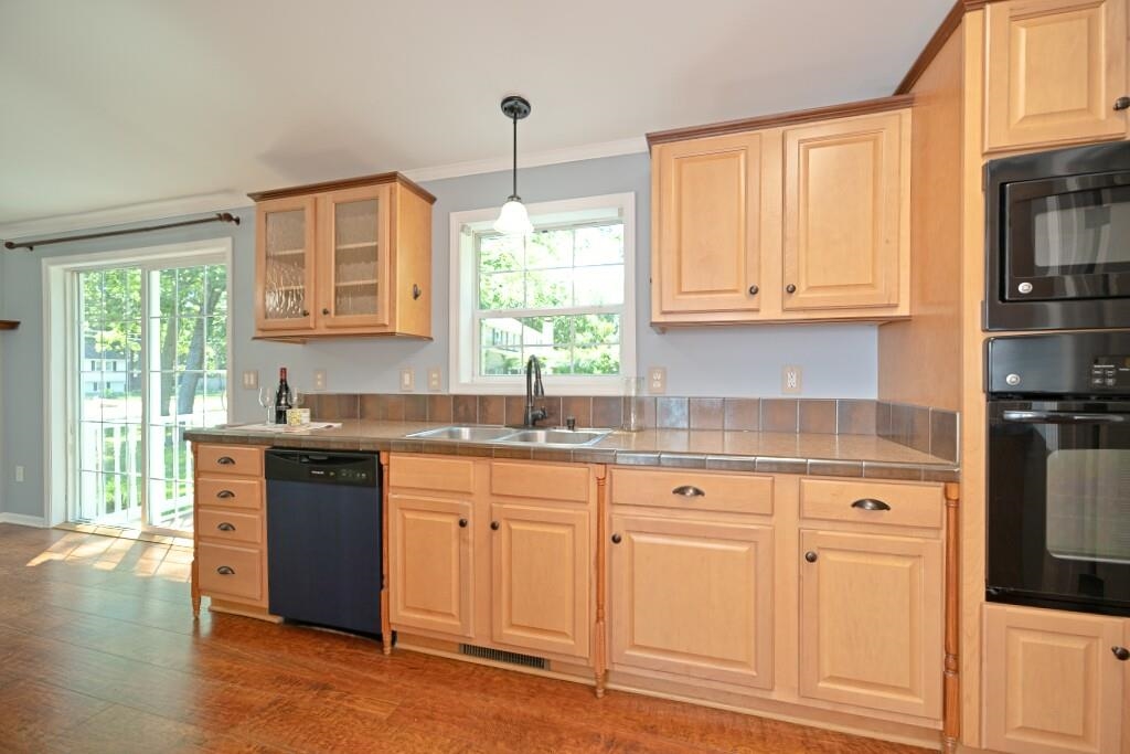 90 Alison Drive Property Photo 3
