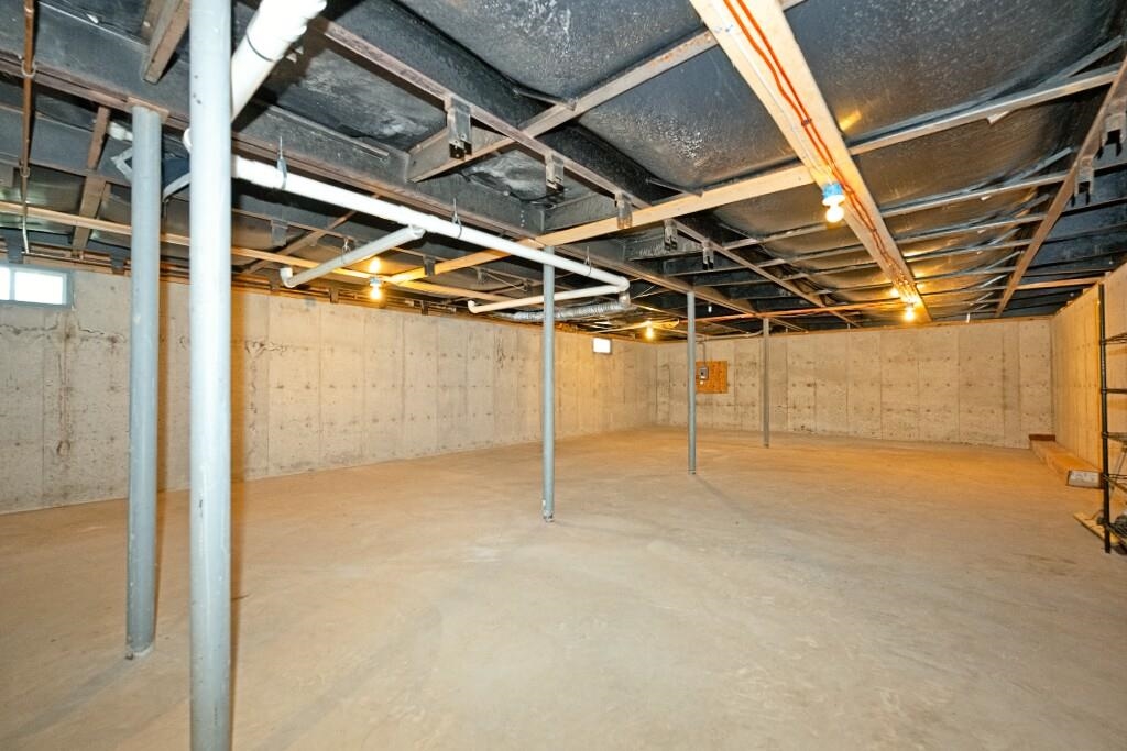 90 Alison Drive Property Photo 40