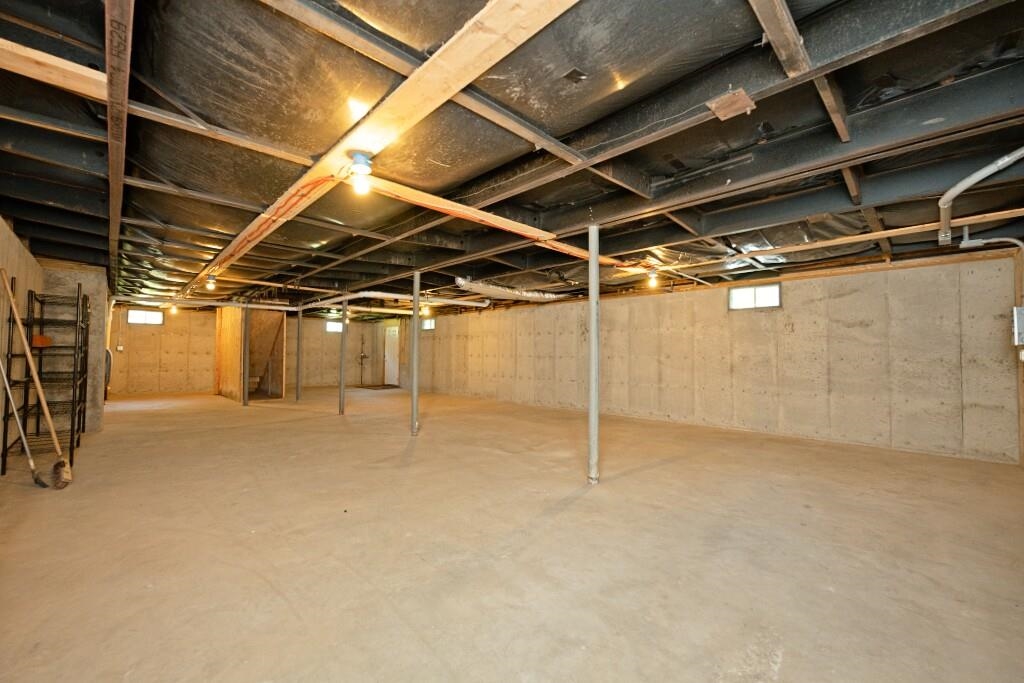 90 Alison Drive Property Photo 42
