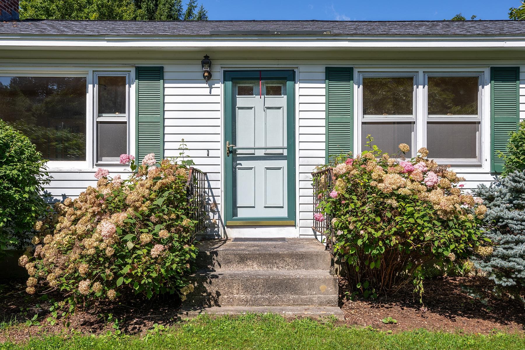 37 Brookside Road Property Photo 3