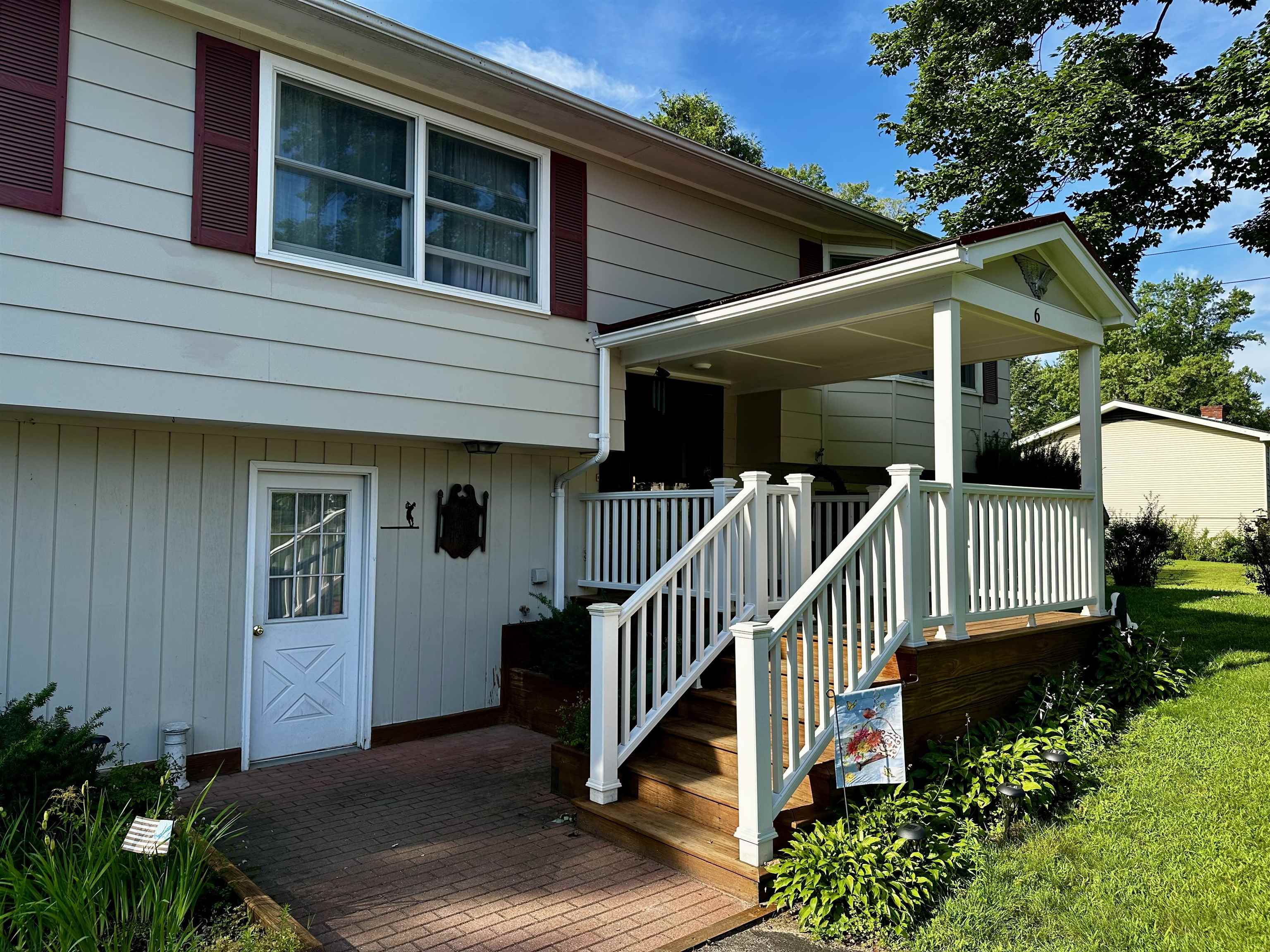 6 Green Knolls Lane Property Photo 1