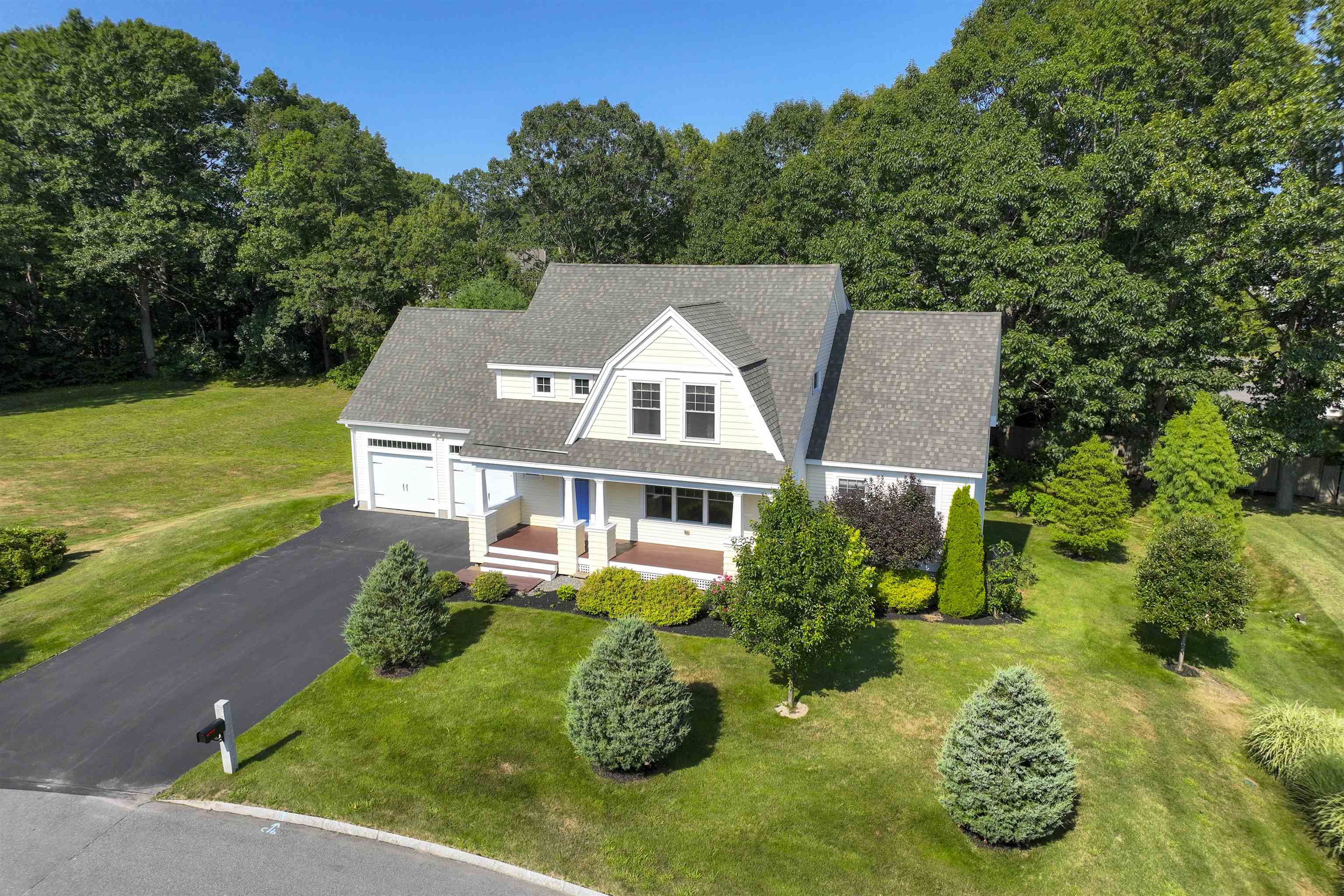 10 Hilliard Drive Property Photo 2