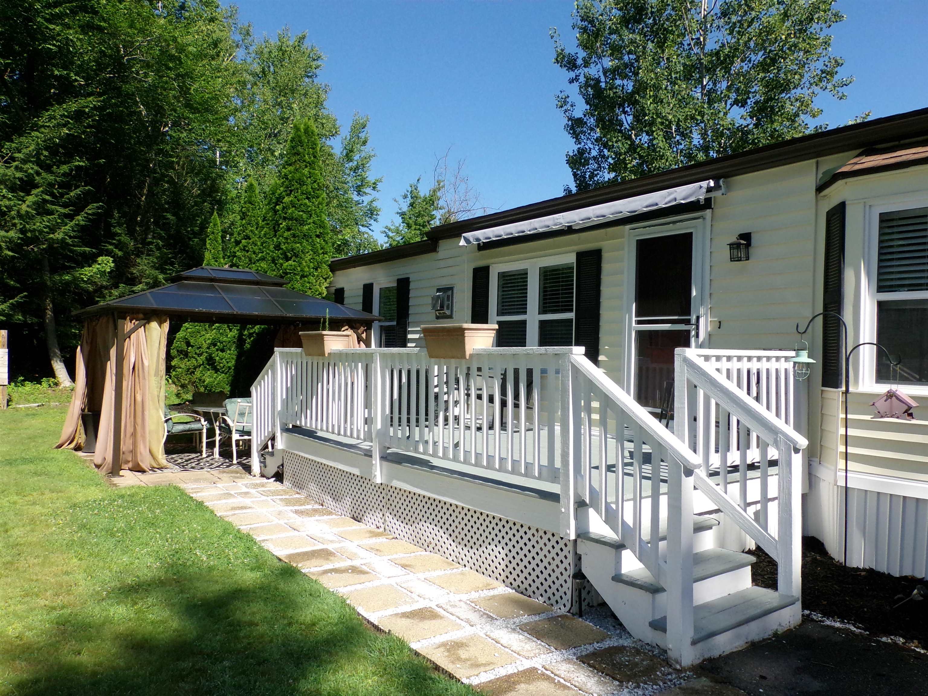 303 Old Lake Shore Road Property Photo 1