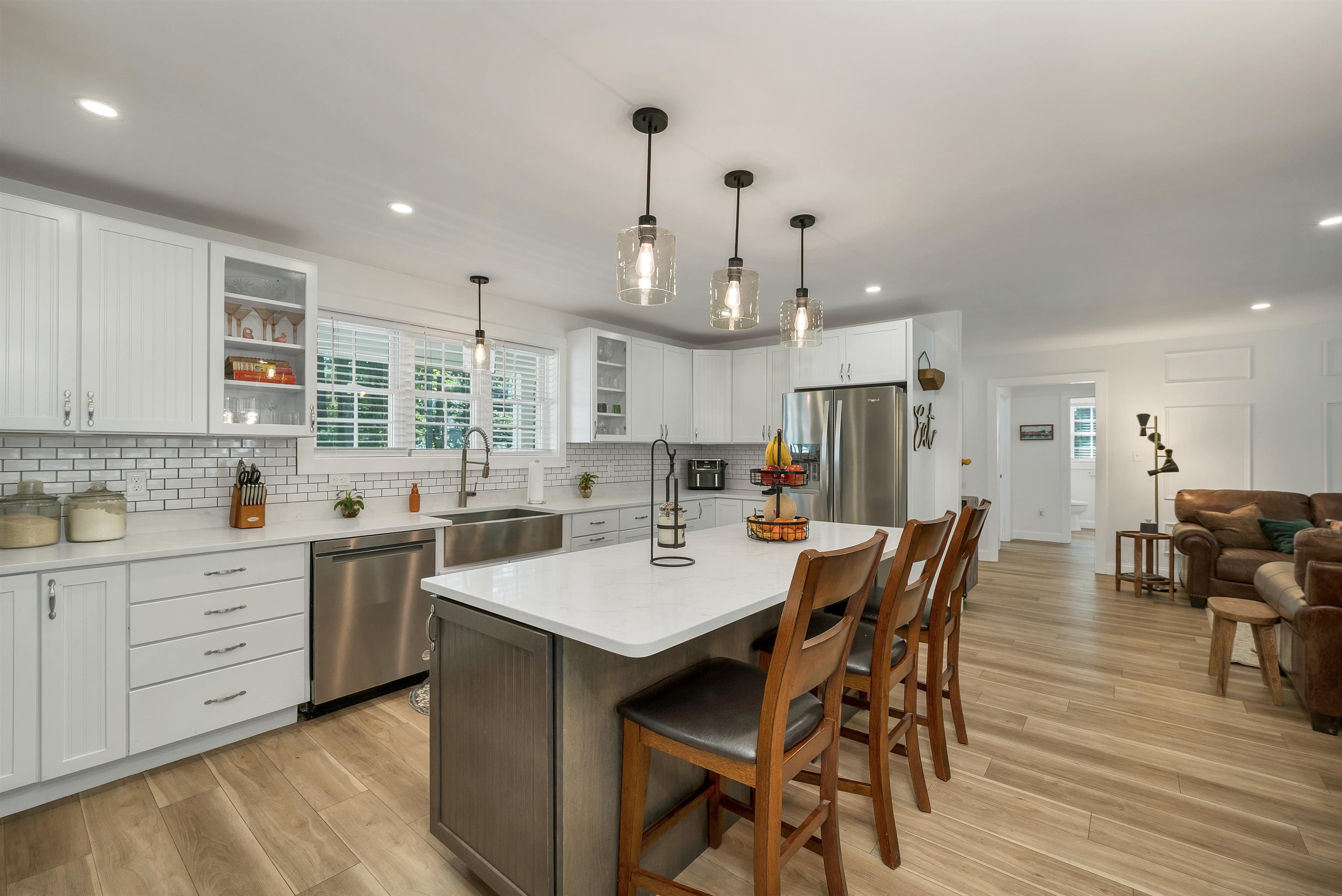 16 Regency Court Property Photo 3