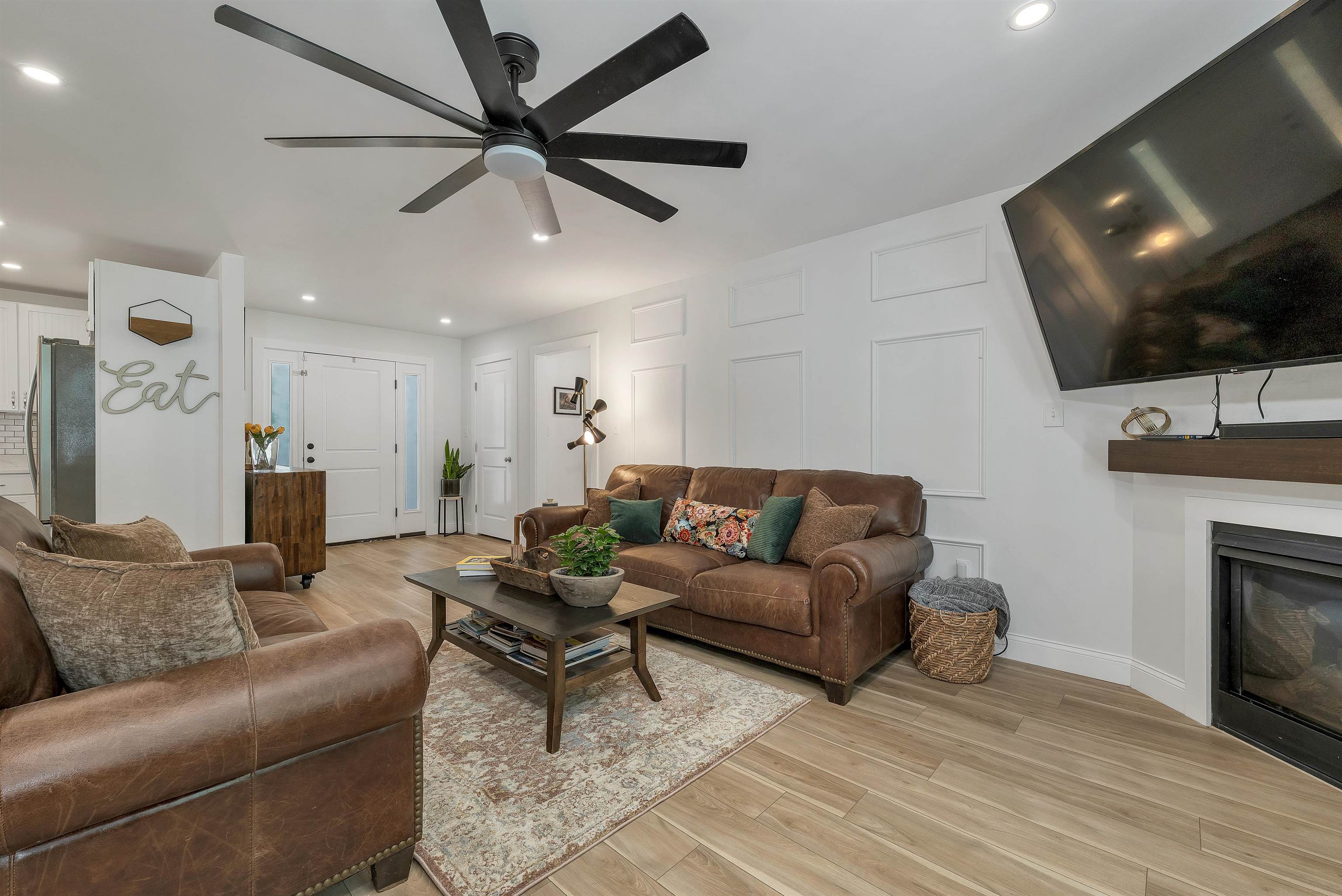 16 Regency Court Property Photo 22