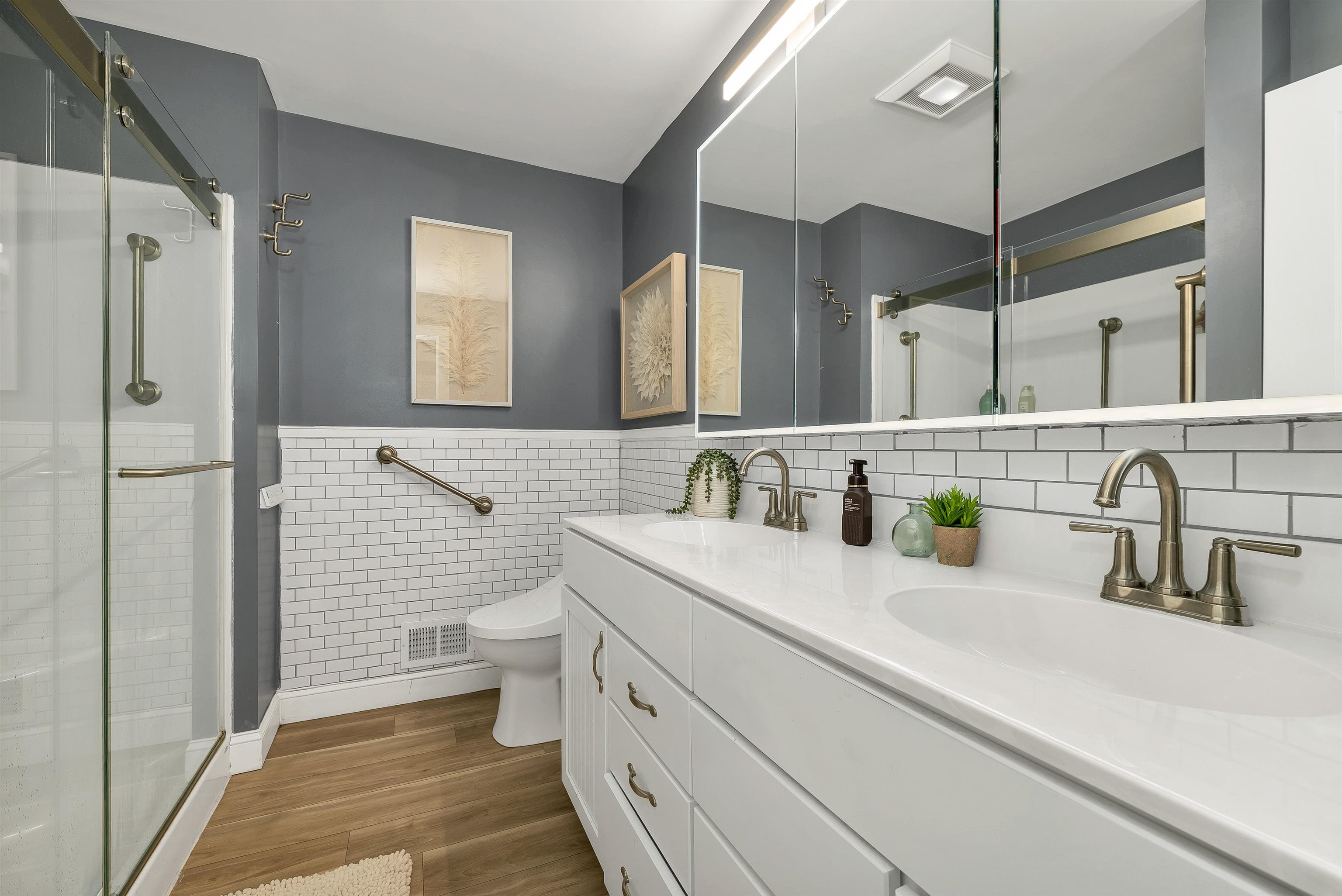 16 Regency Court Property Photo 27