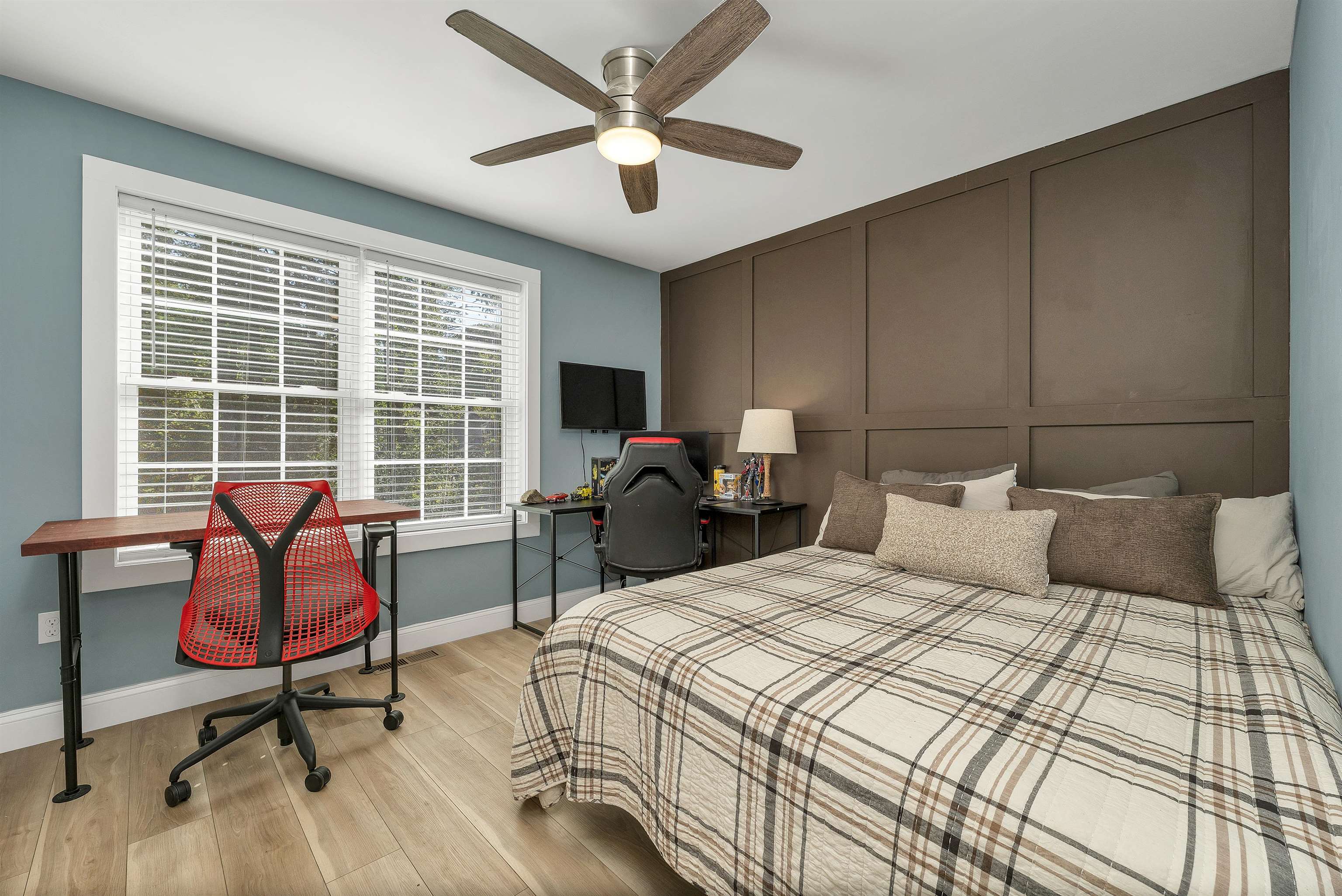 16 Regency Court Property Photo 33