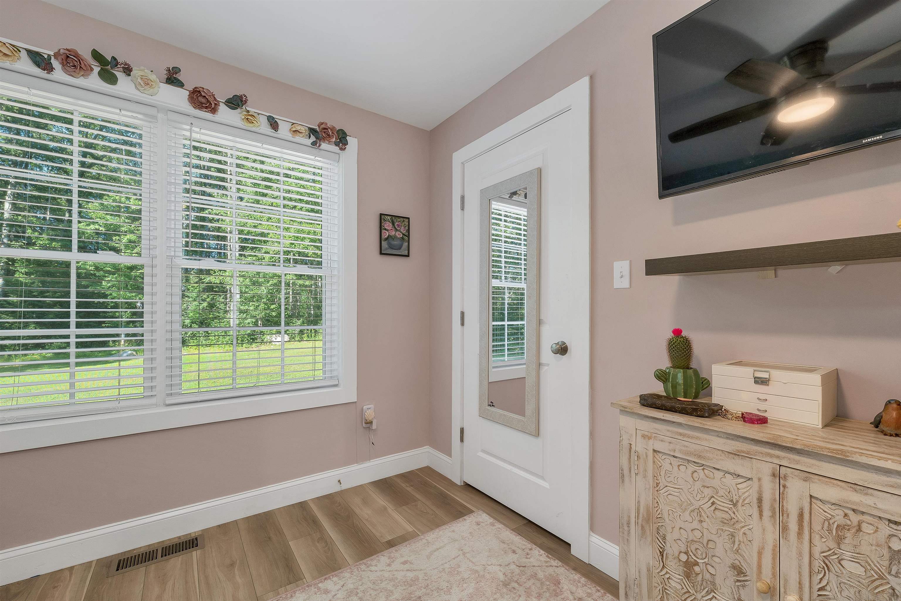16 Regency Court Property Photo 37