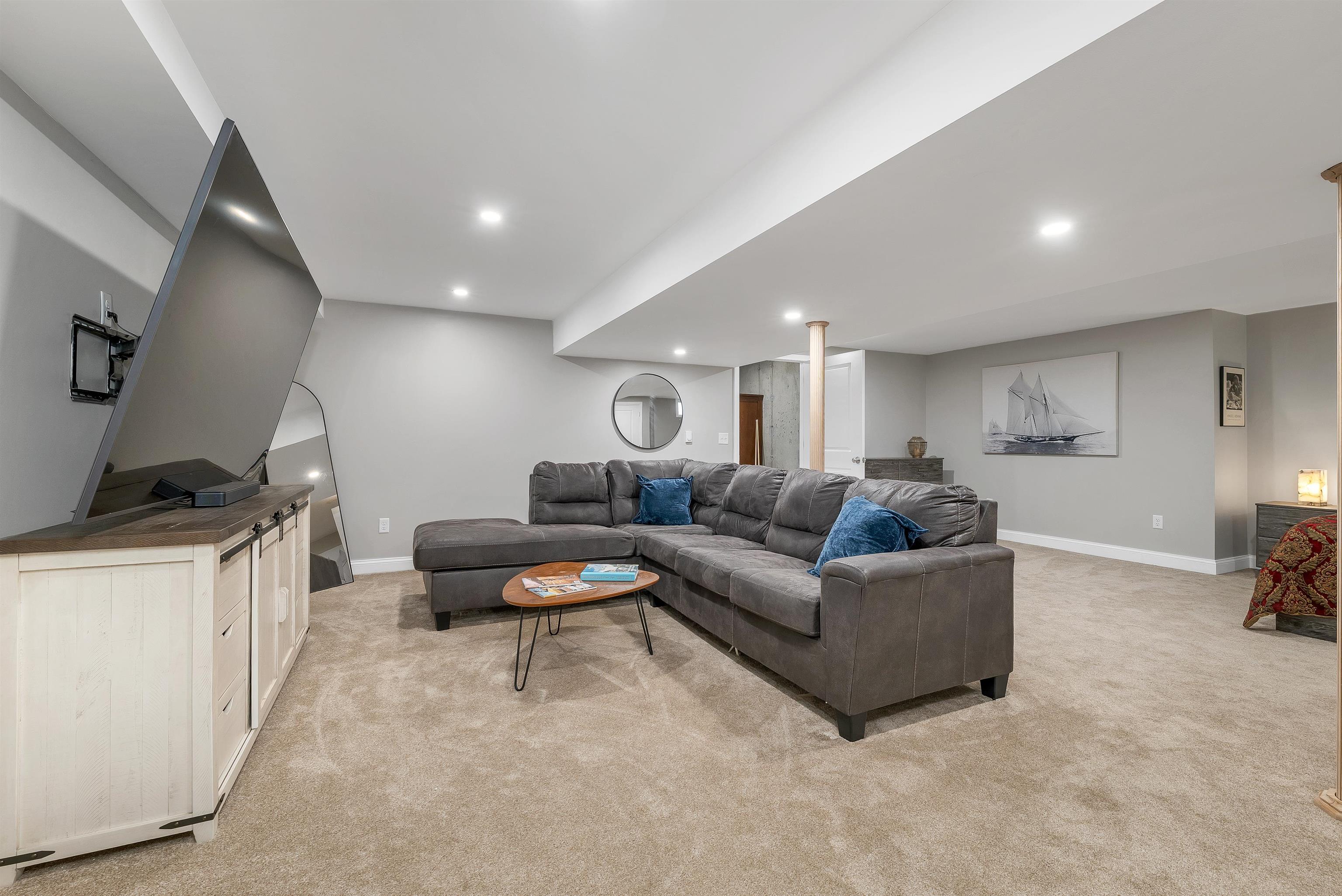 16 Regency Court Property Photo 39