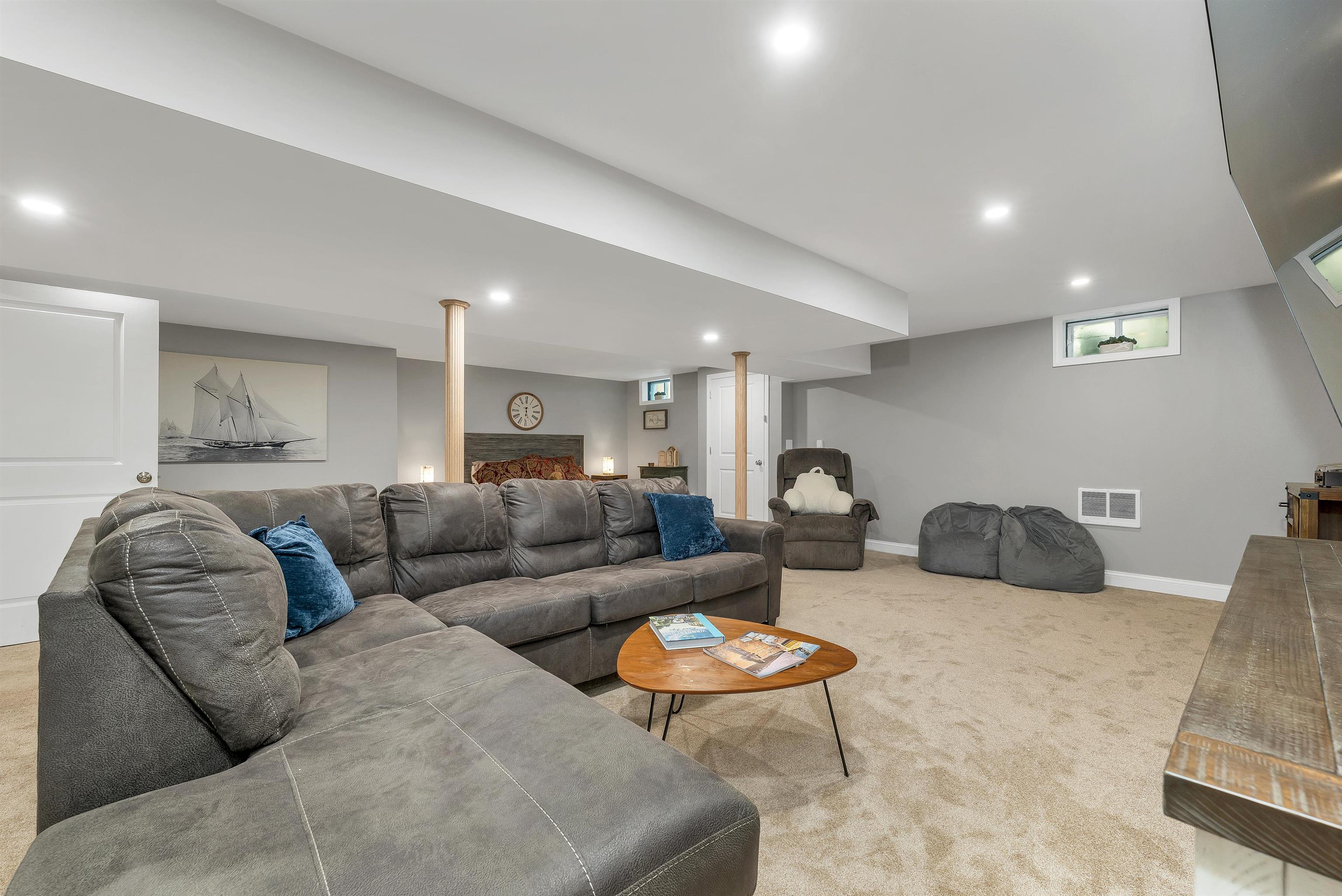 16 Regency Court Property Photo 42