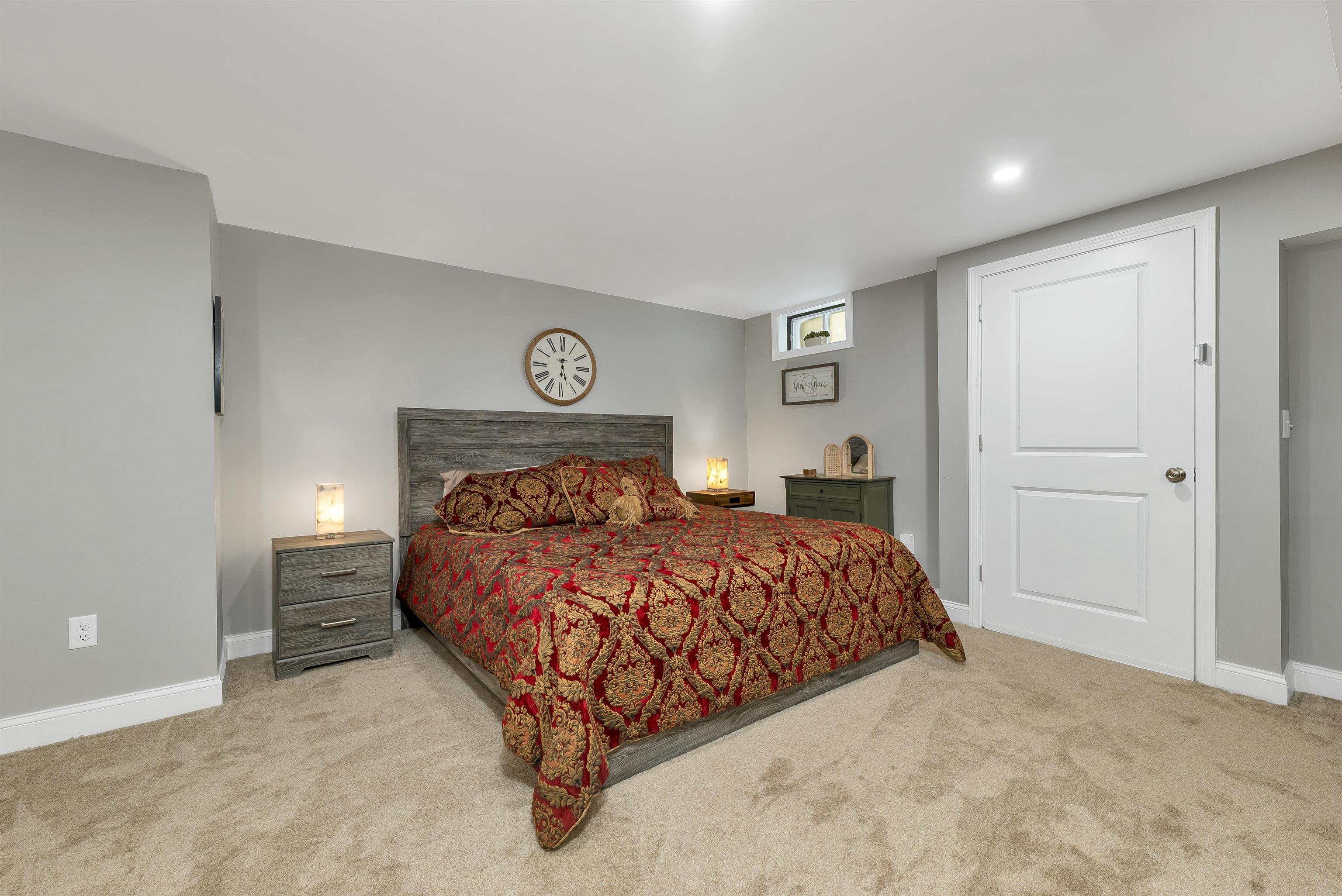 16 Regency Court Property Photo 43