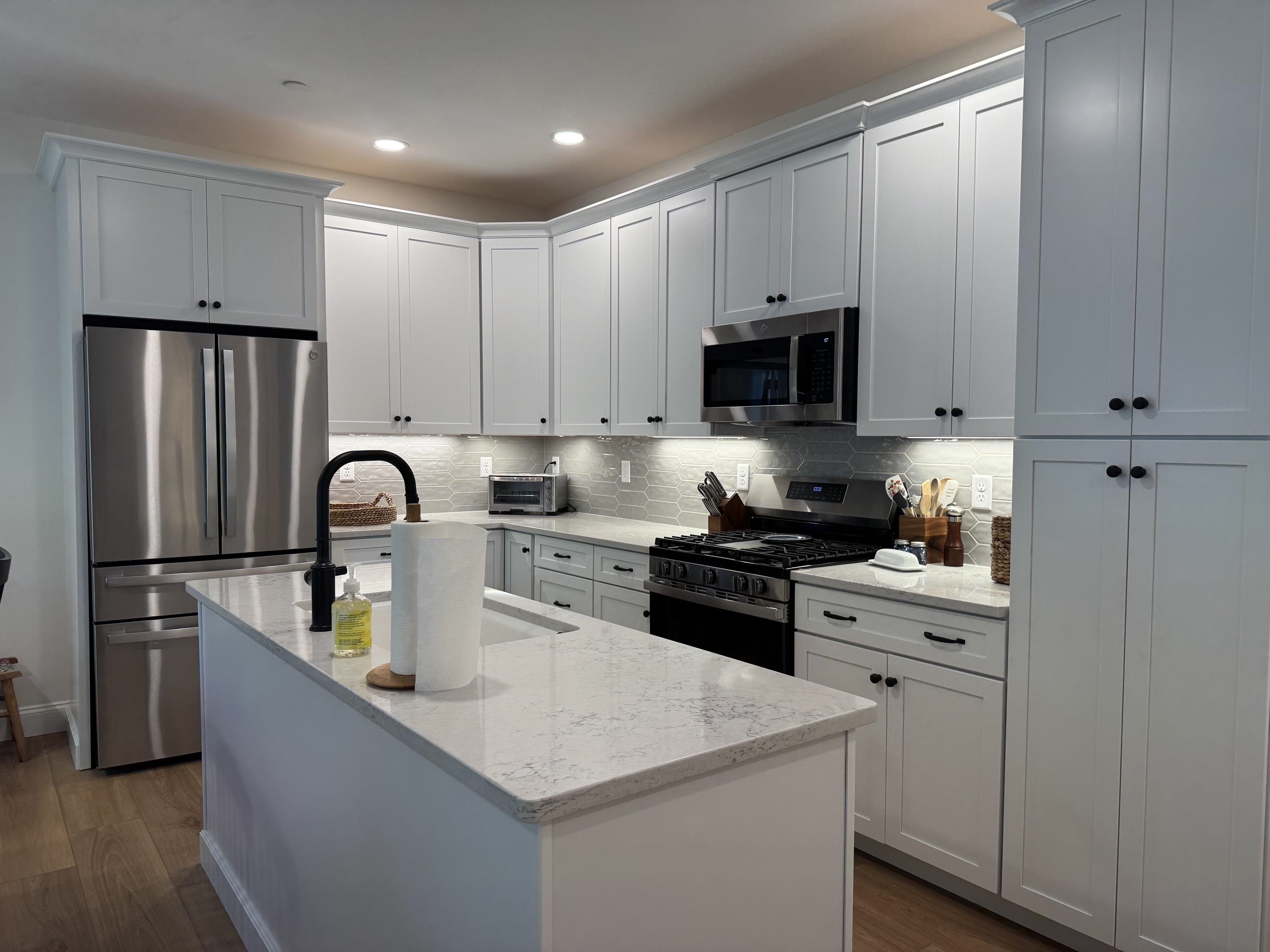 1b Dearborn Circle Property Photo 3