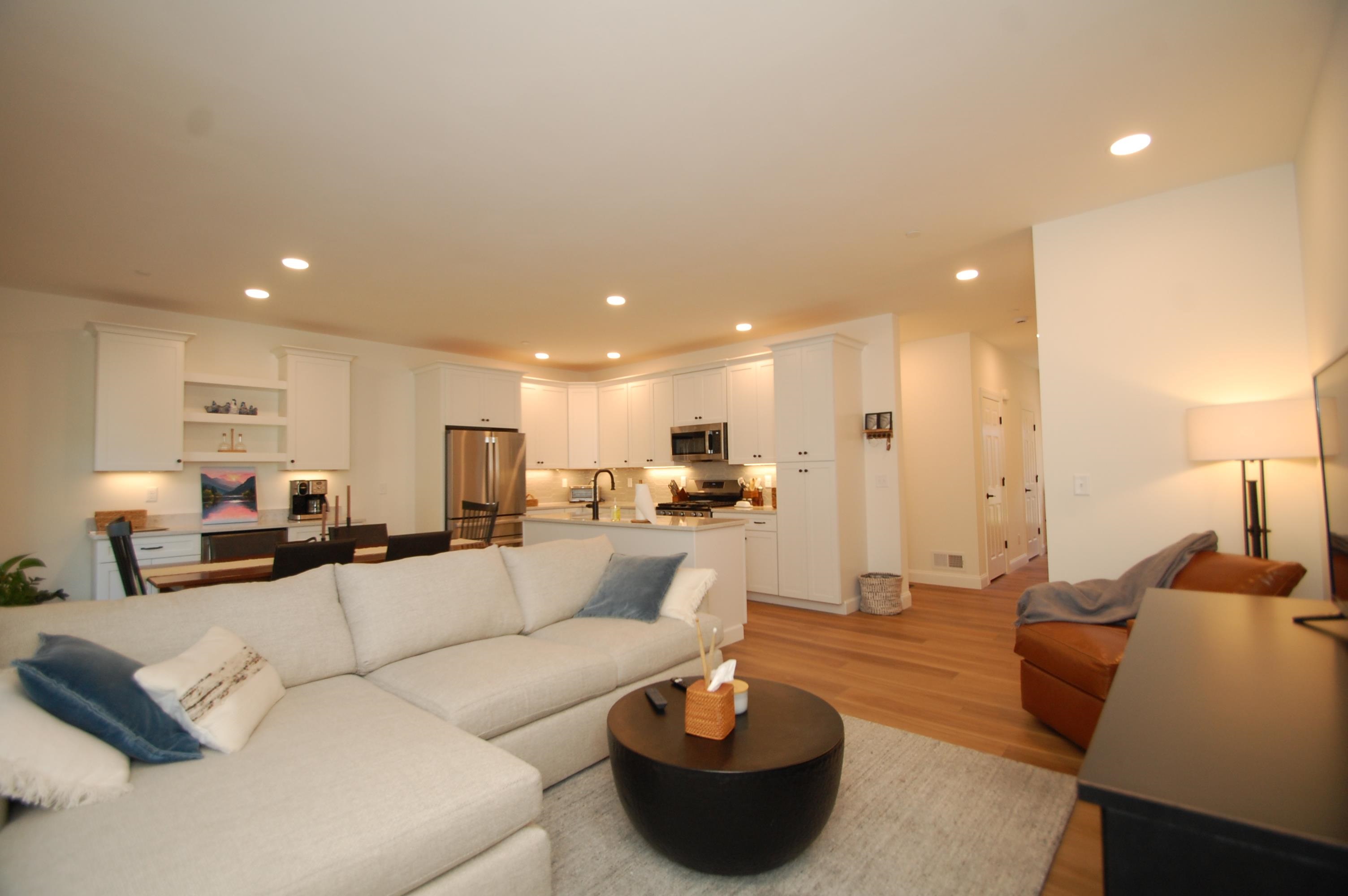1b Dearborn Circle Property Photo 5