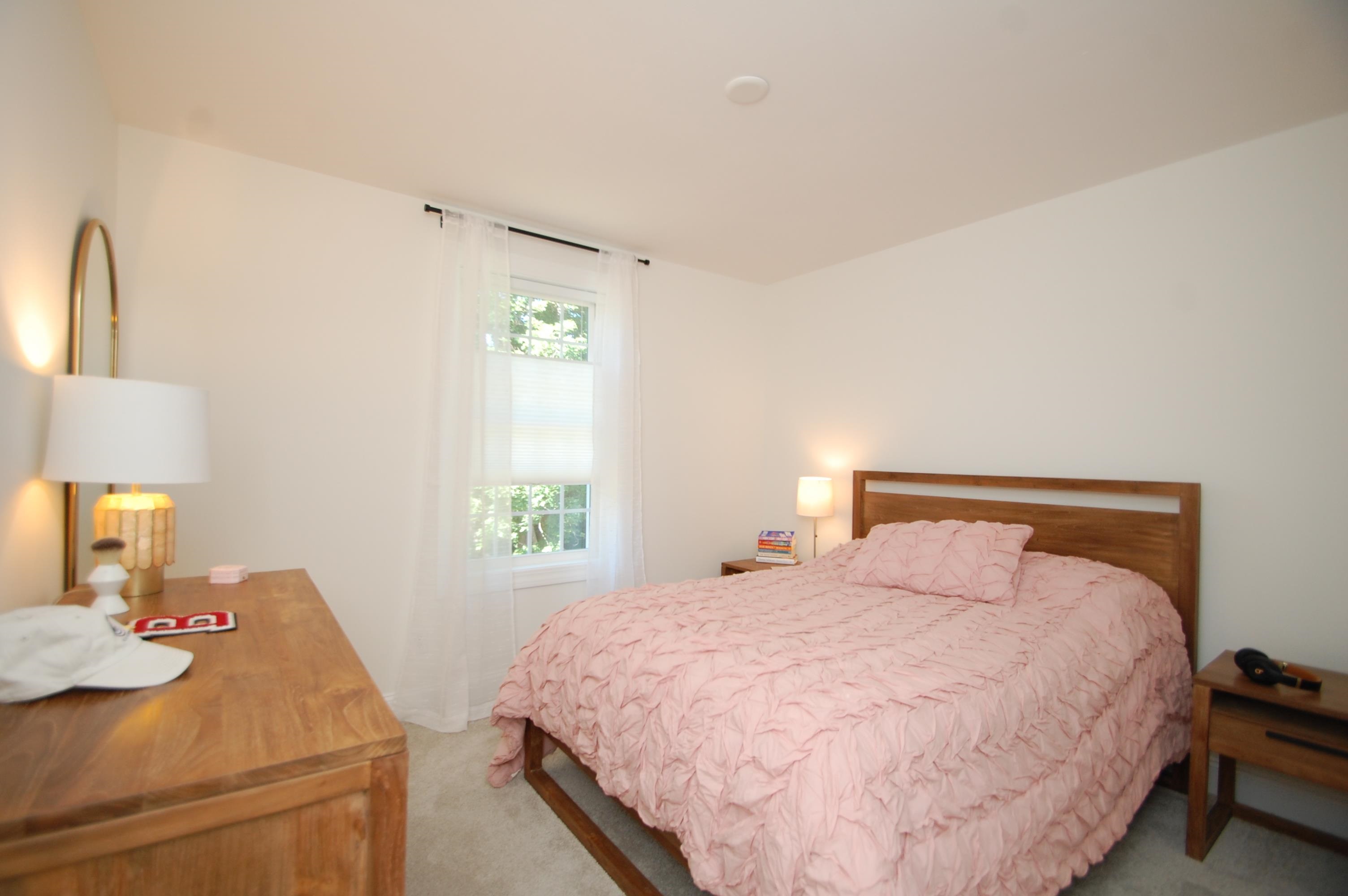 1b Dearborn Circle Property Photo 11