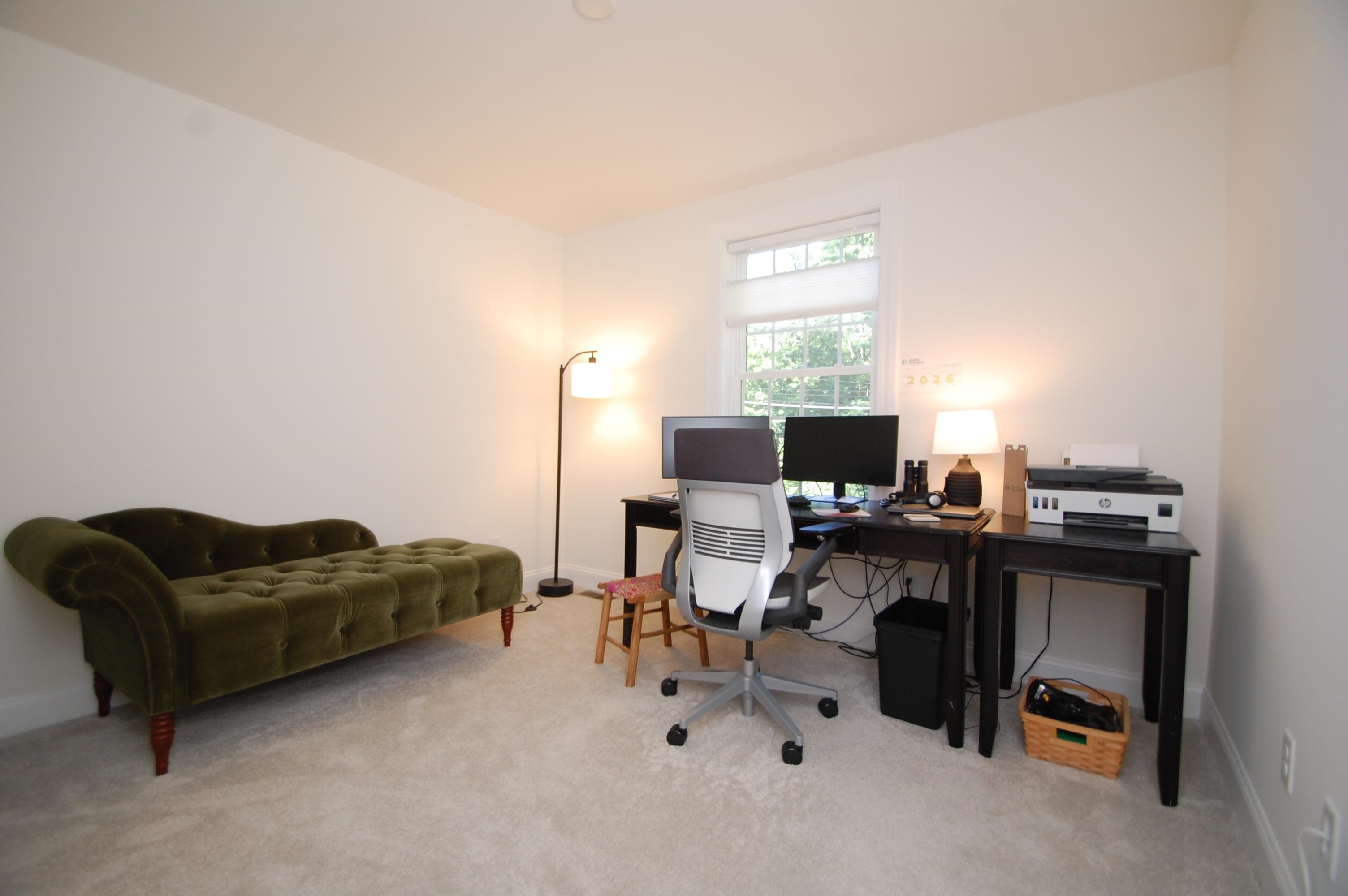 1b Dearborn Circle Property Photo 12