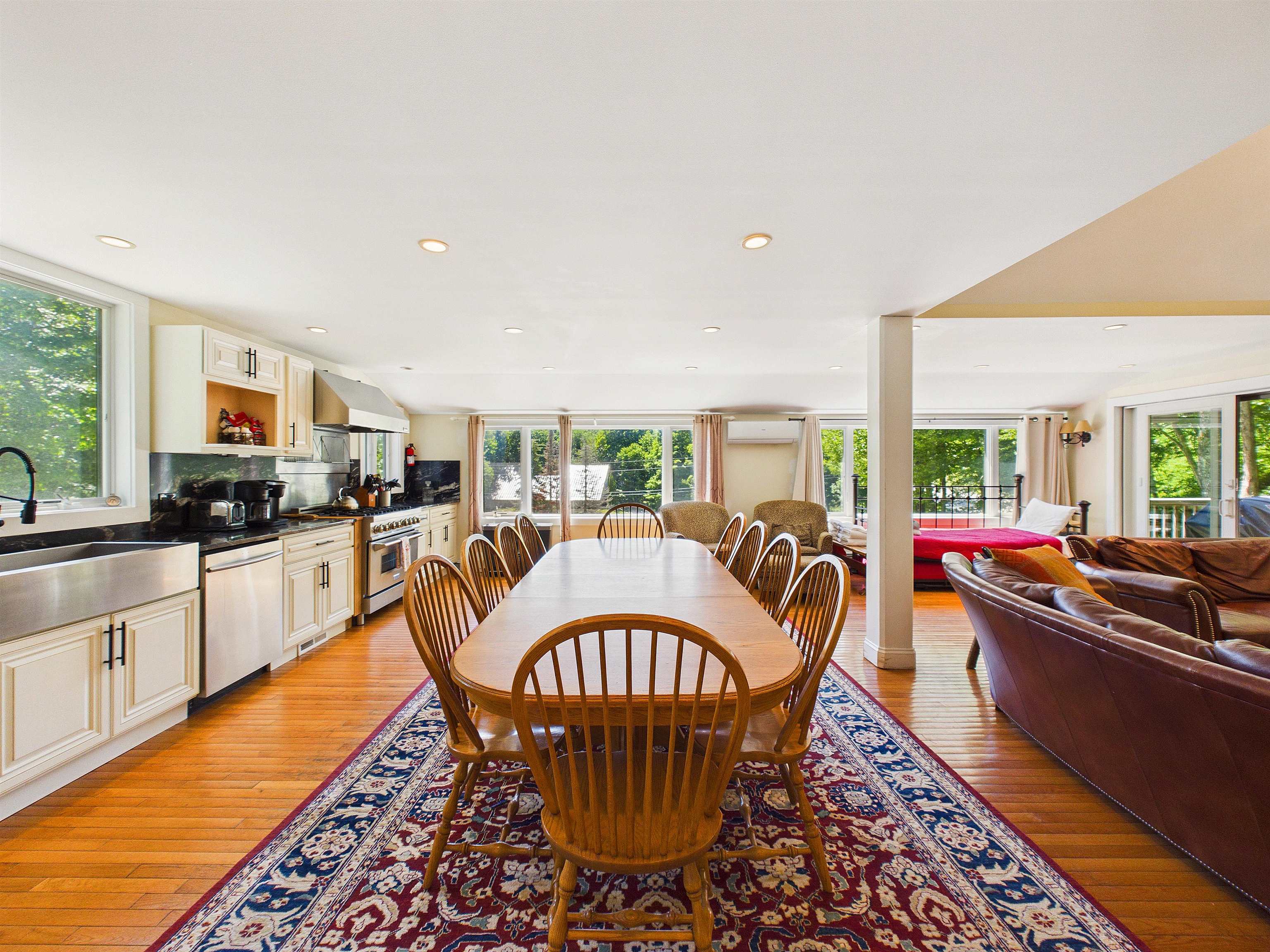 300 Trailside Drive Property Photo 10