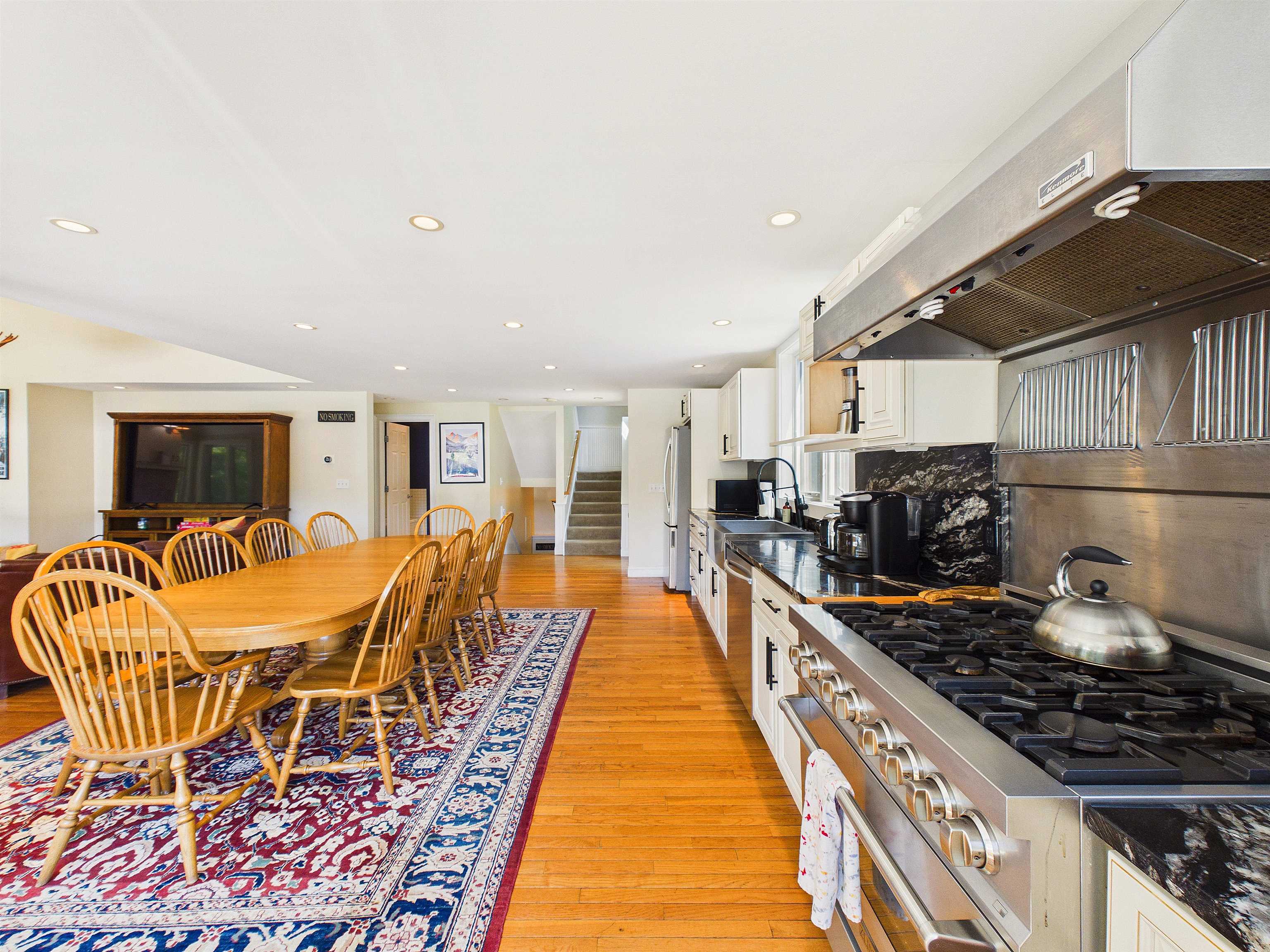 300 Trailside Drive Property Photo 12