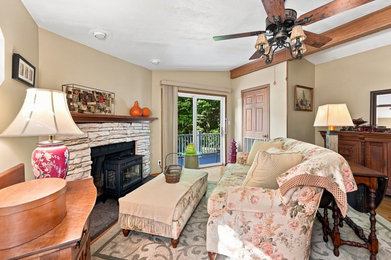 32 Hawaii Lane Property Photo 1