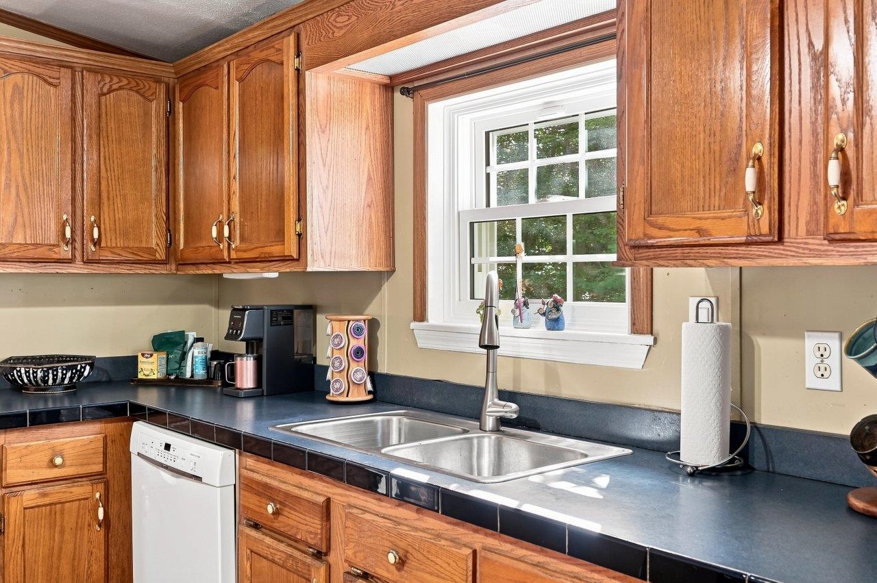 32 Hawaii Lane Property Photo 12