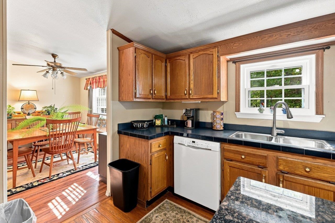 32 Hawaii Lane Property Photo 13