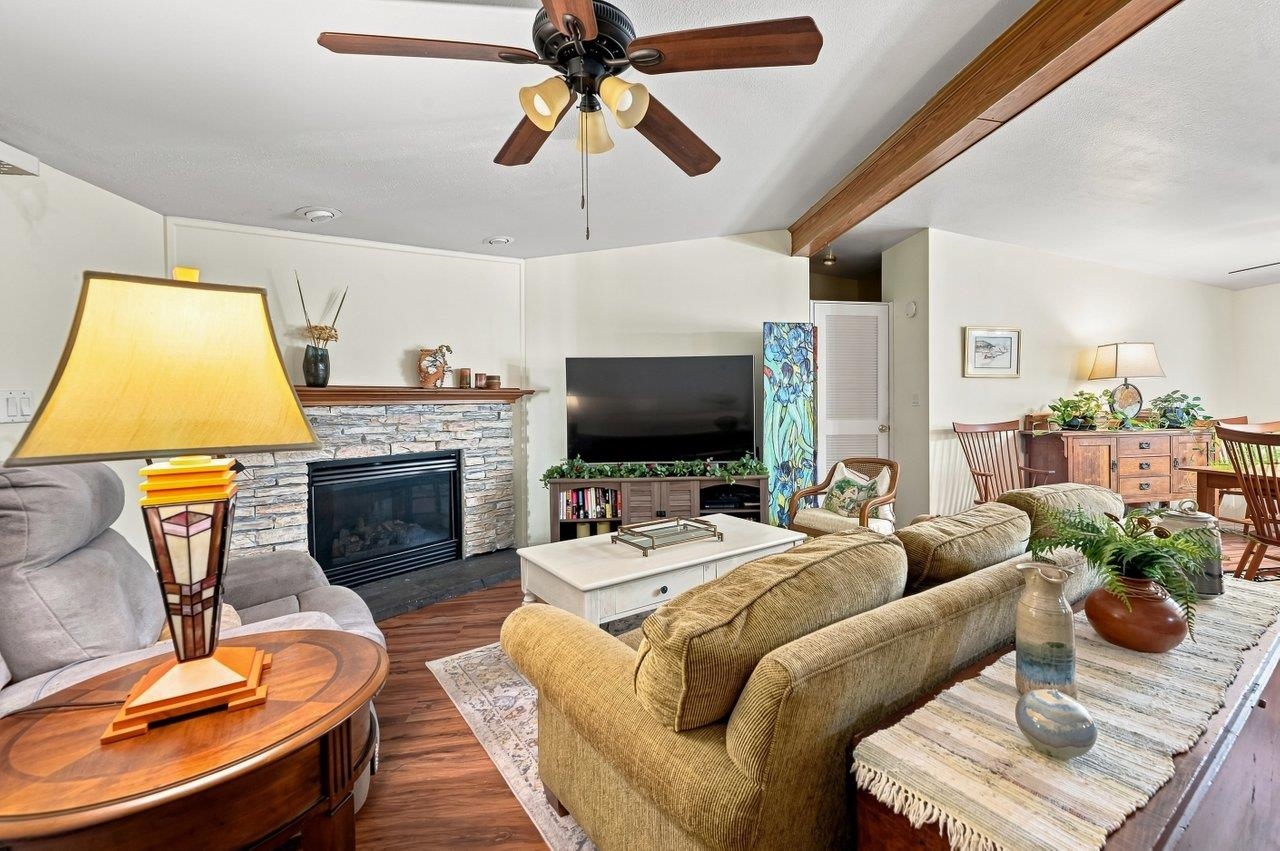 32 Hawaii Lane Property Photo 17