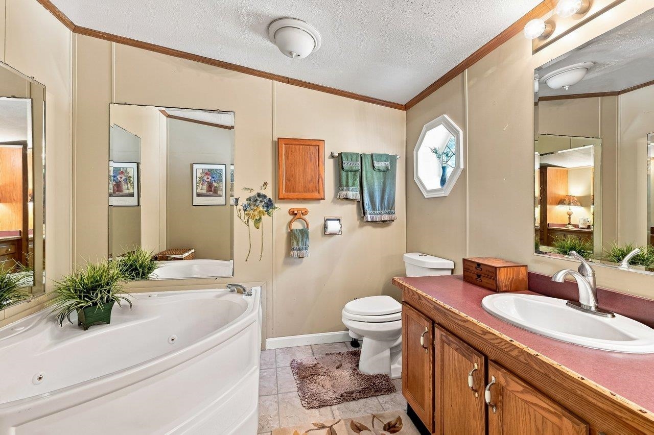 32 Hawaii Lane Property Photo 24