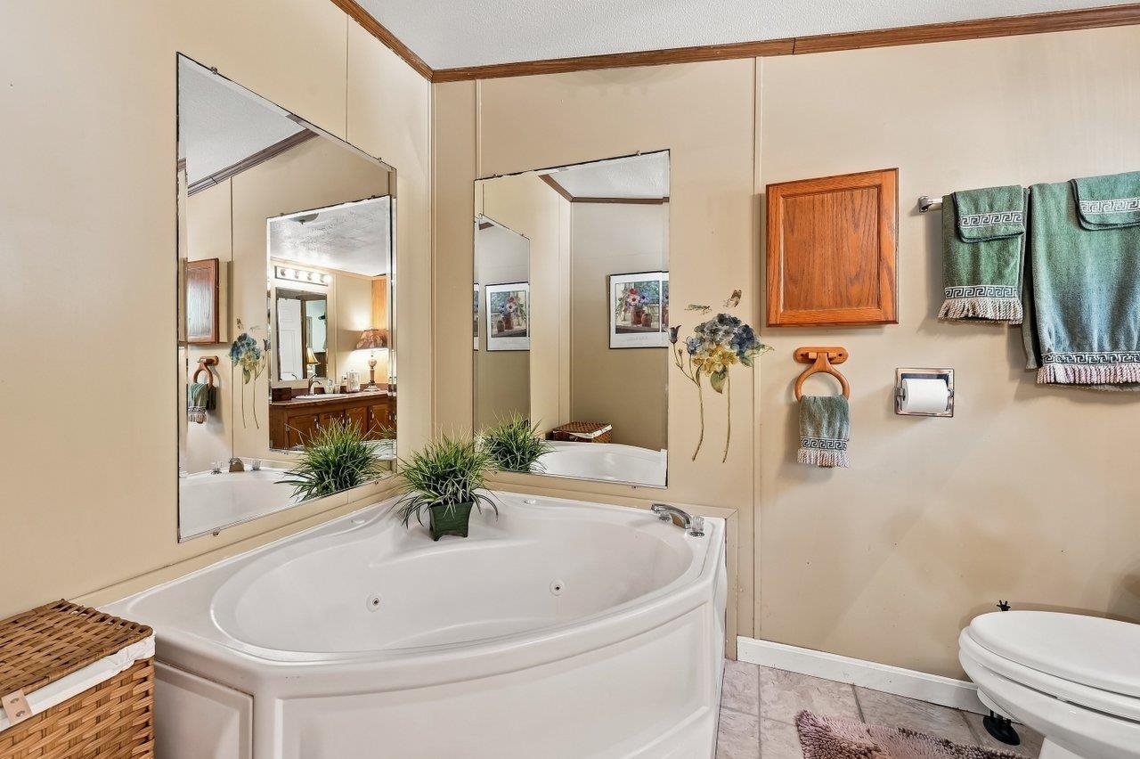 32 Hawaii Lane Property Photo 25