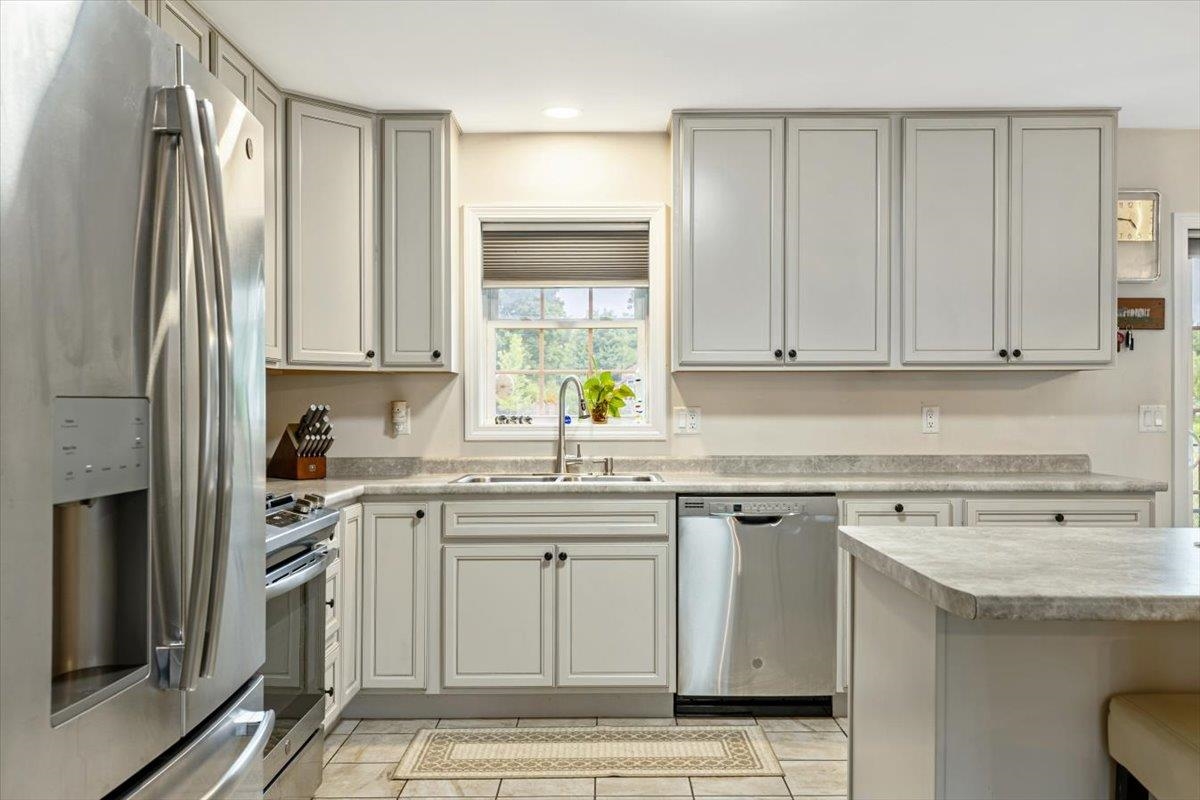 38 Boone Drive Property Photo 6