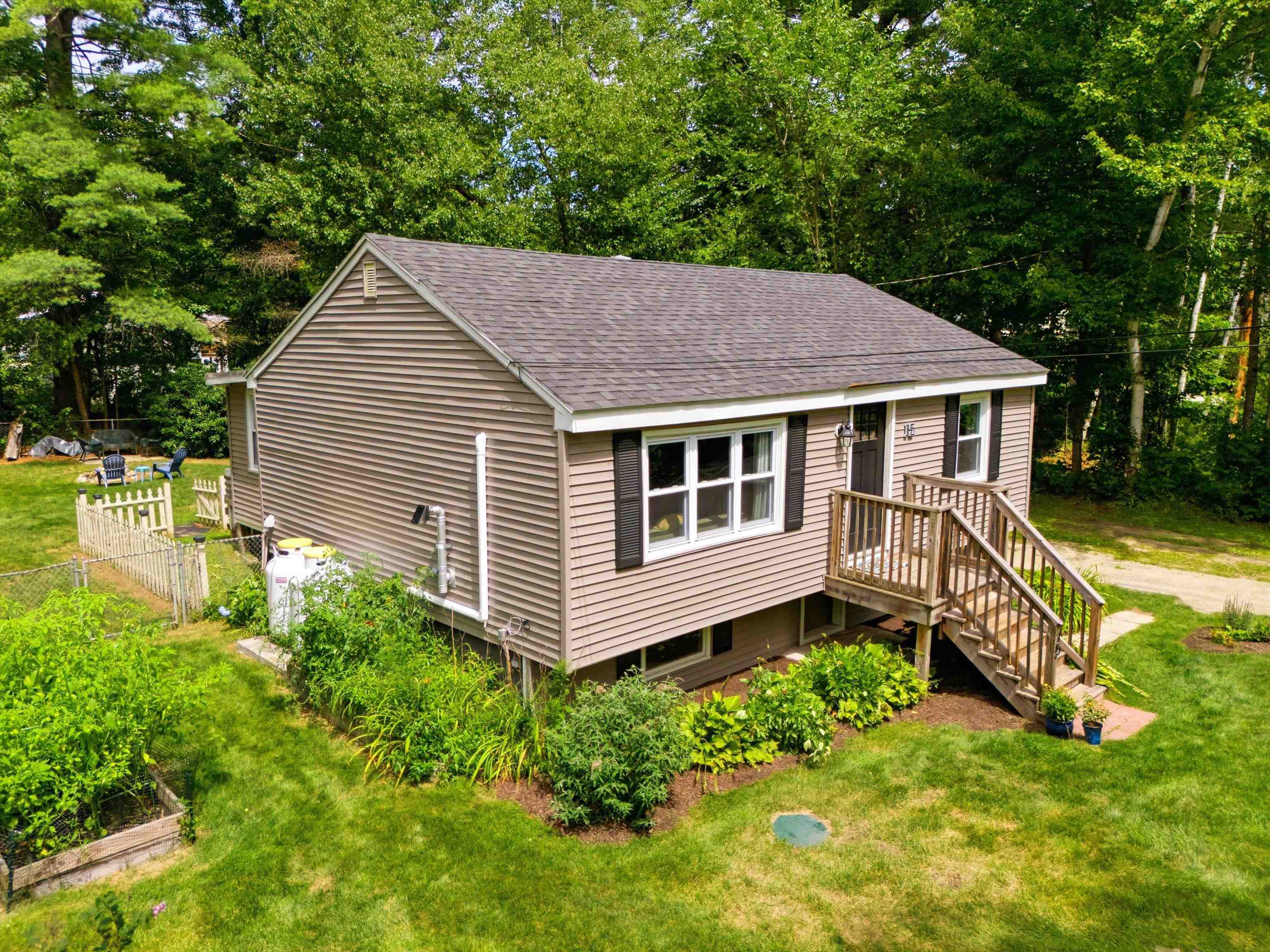 15 Andre Street Property Photo 37