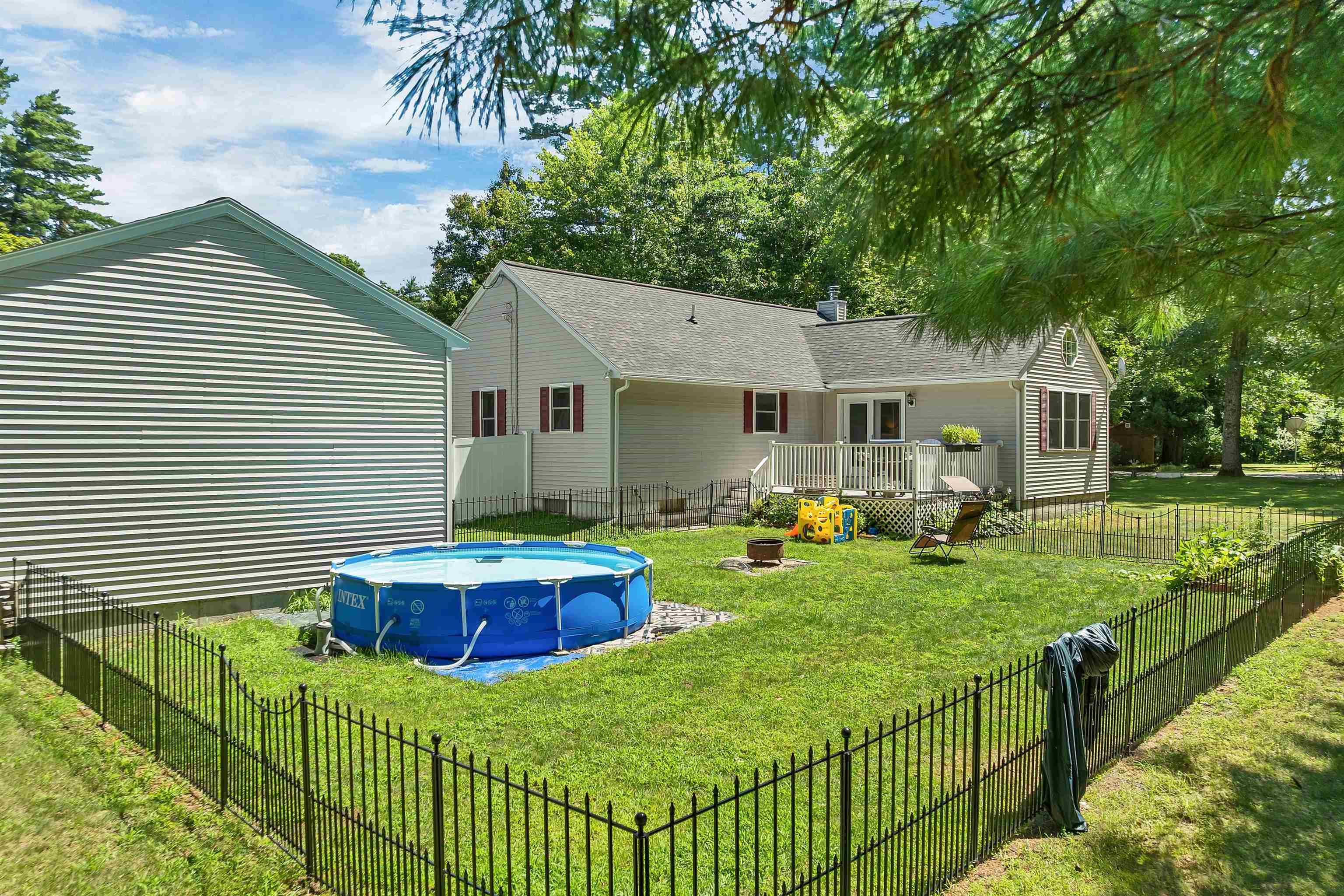 6 Putney Avenue Property Photo 8
